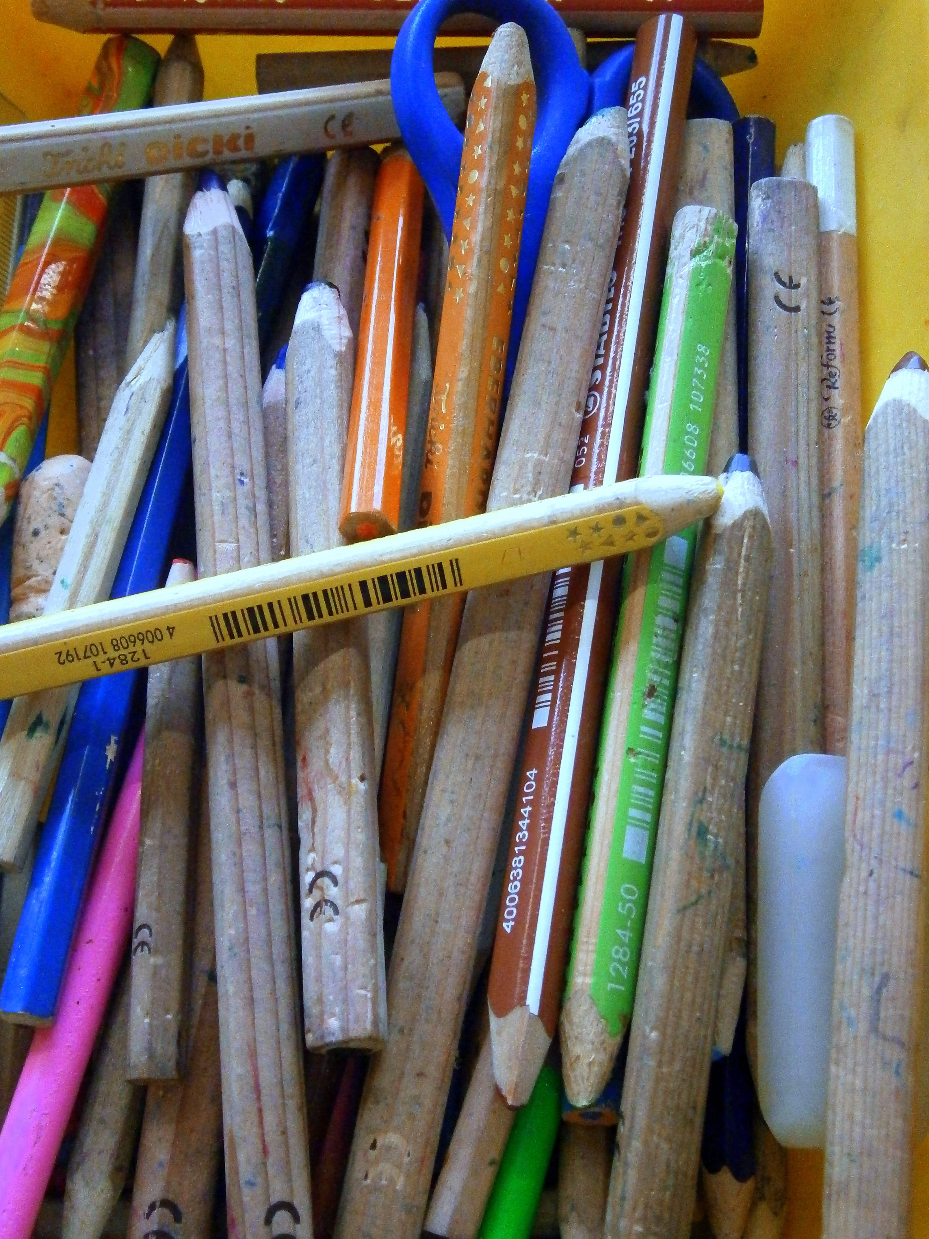 with coloured mines, collection, full frame, school, choice, pencil, day, close-up, group, paint, indoors, colorful, colour pencils, art and craft equipment, Phone HD Wallpaper