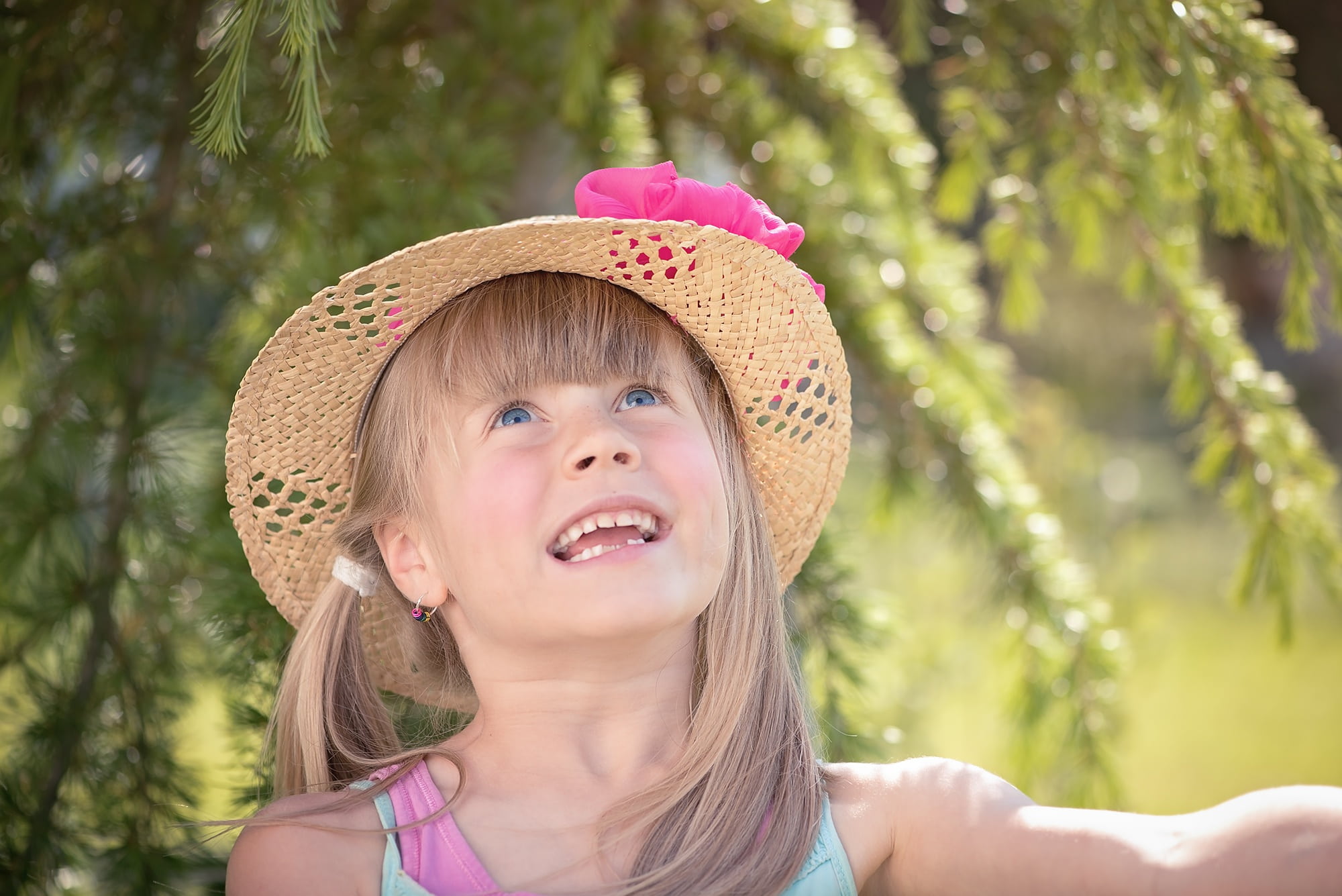 close, tree, hat, front view, happy, one person, emotion, nature, girl, human, offspring, person, smiling, hair, happiness, laugh, positive emotion, portrait, HD Wallpaper