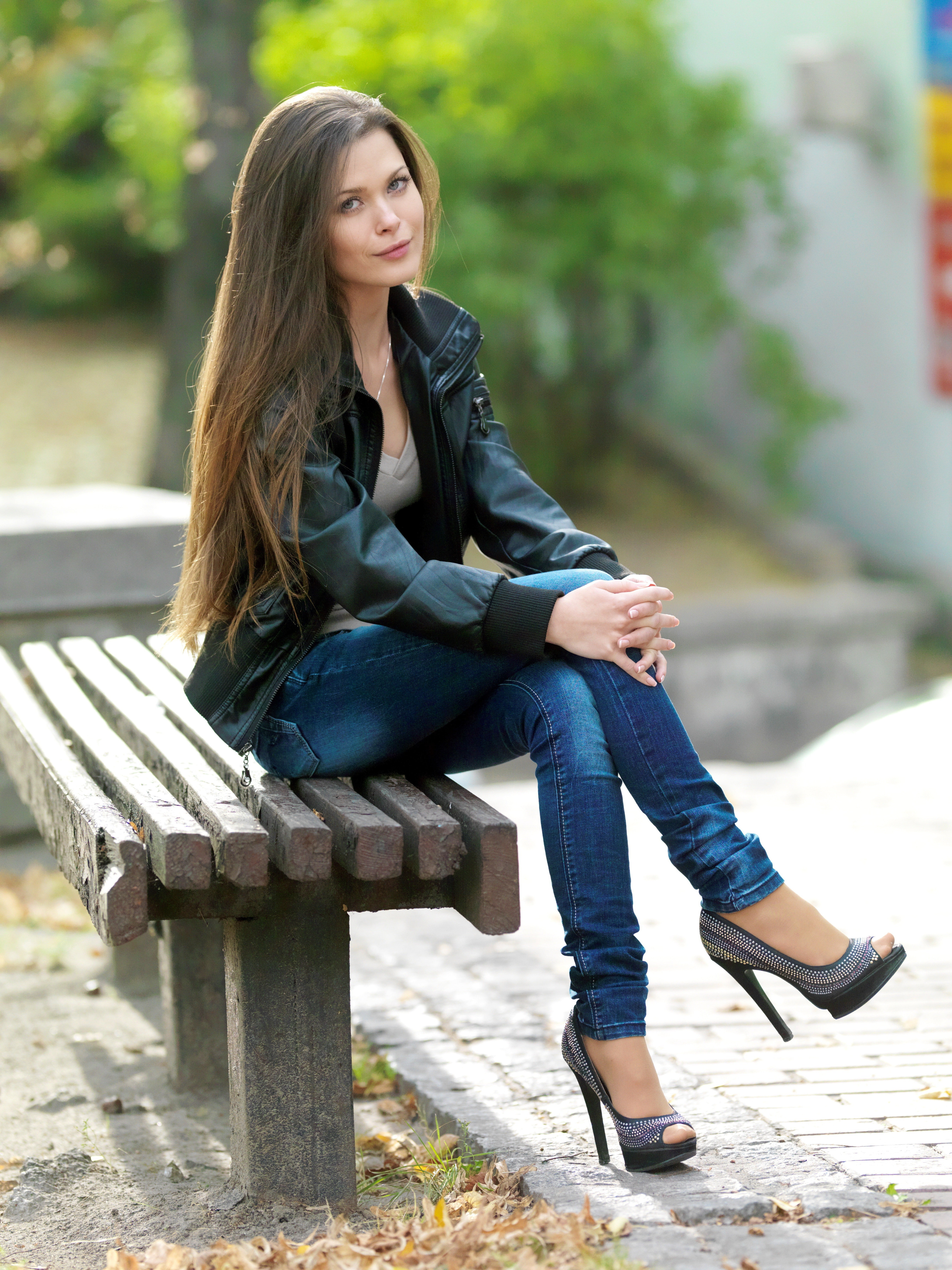 brunette, Amelie B, pants, heels, 5K, Long Hair, jeans, Phone HD Wallpaper