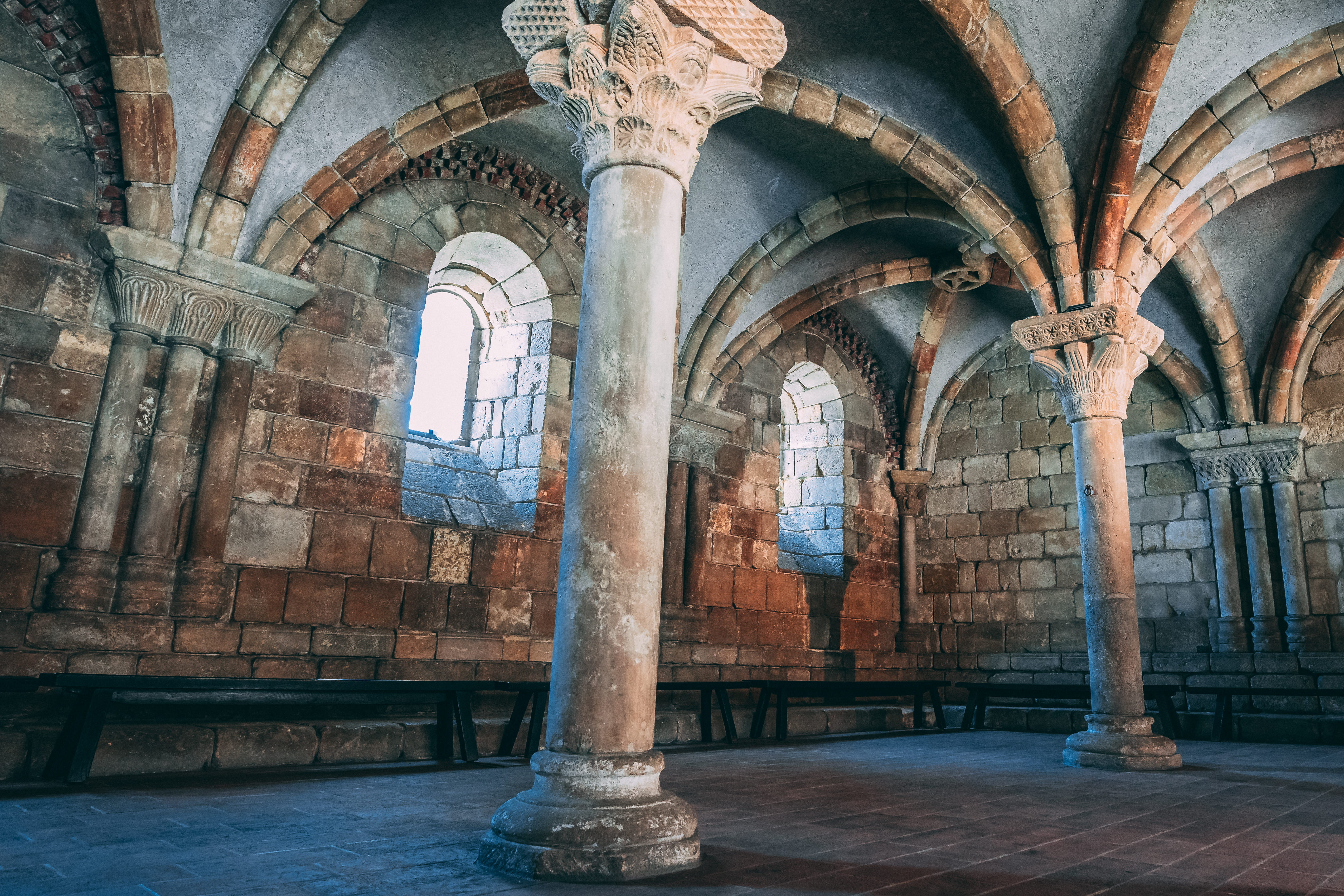 slate, patio, arch, day, abbey, floor, pillar, corridor, whte, path, history, ornate, archaeology, no people, place of worship, 4K, flooring, belief, walkway, HD Wallpaper