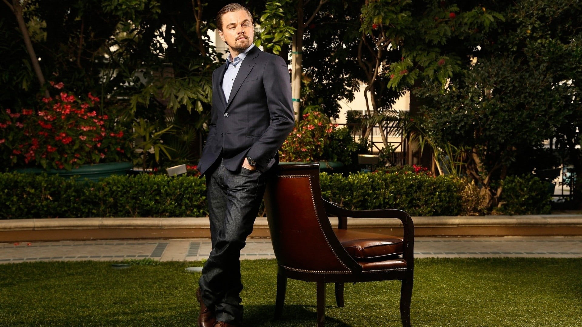 contemplation, young adult, 1080P, men, growth, outdoors, nature, young men, business, well-dressed, formalwear, chair, looking away, portrait, seat, plant, HD Wallpaper
