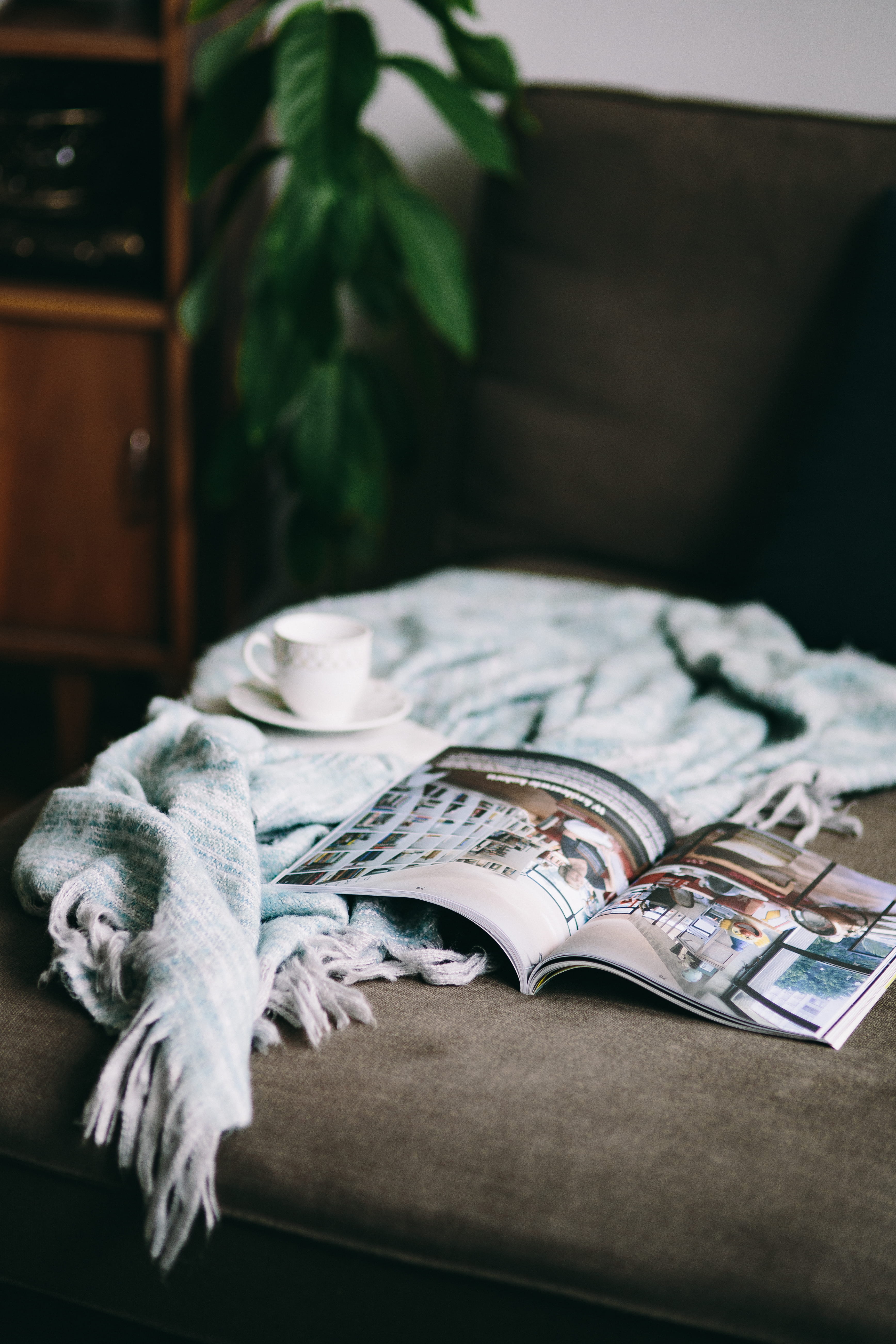 home interior, cute, currency, ikea chaise longue, domestic room, no People, relaxing, 5K, read, chaise longue, book, close-up, indoors, bed, representation, Phone HD Wallpaper