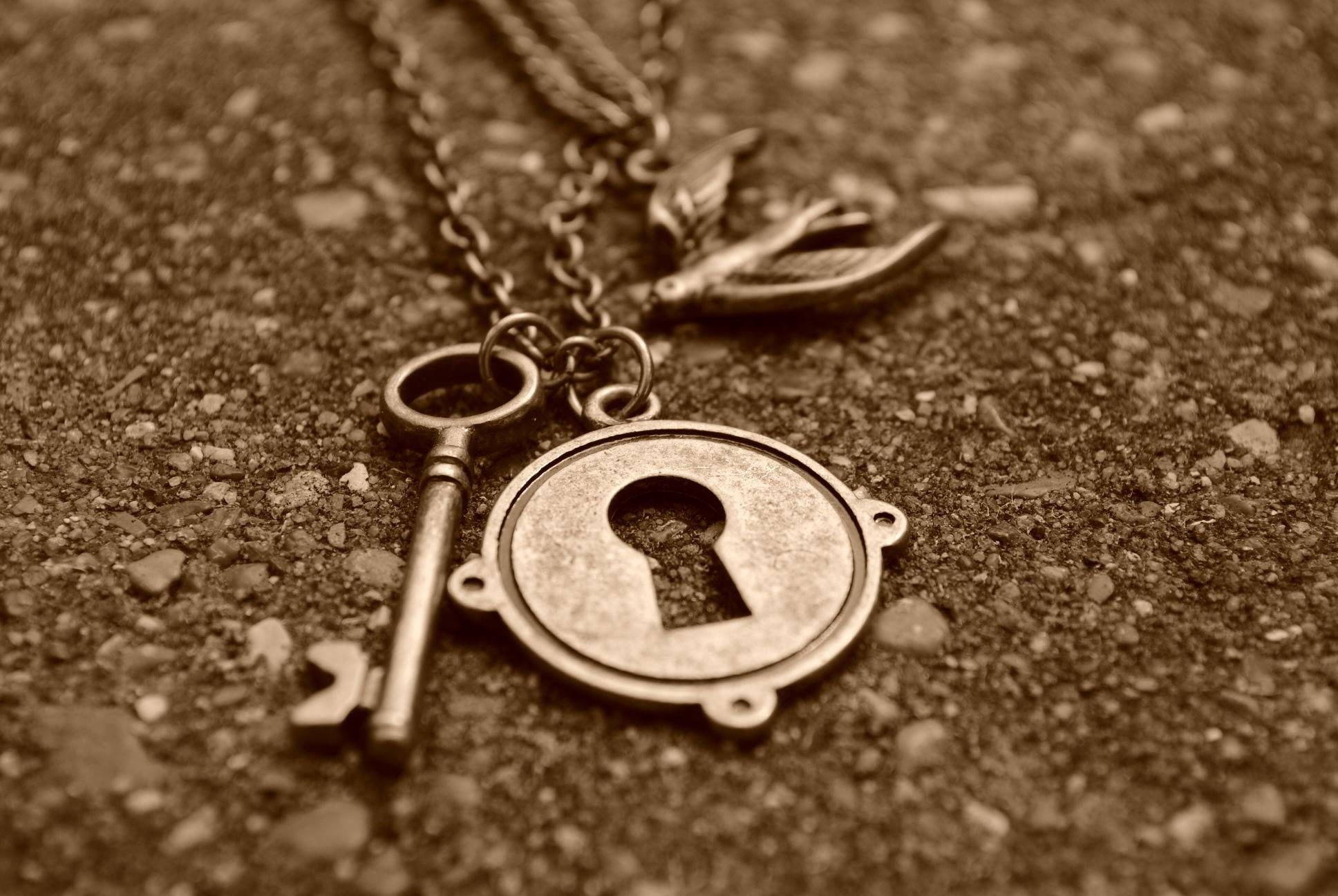 skeleton, sepia, silver, necklace, hold, key, chaise, chain, photography, 3d and abstract, 1080P, HD Wallpaper