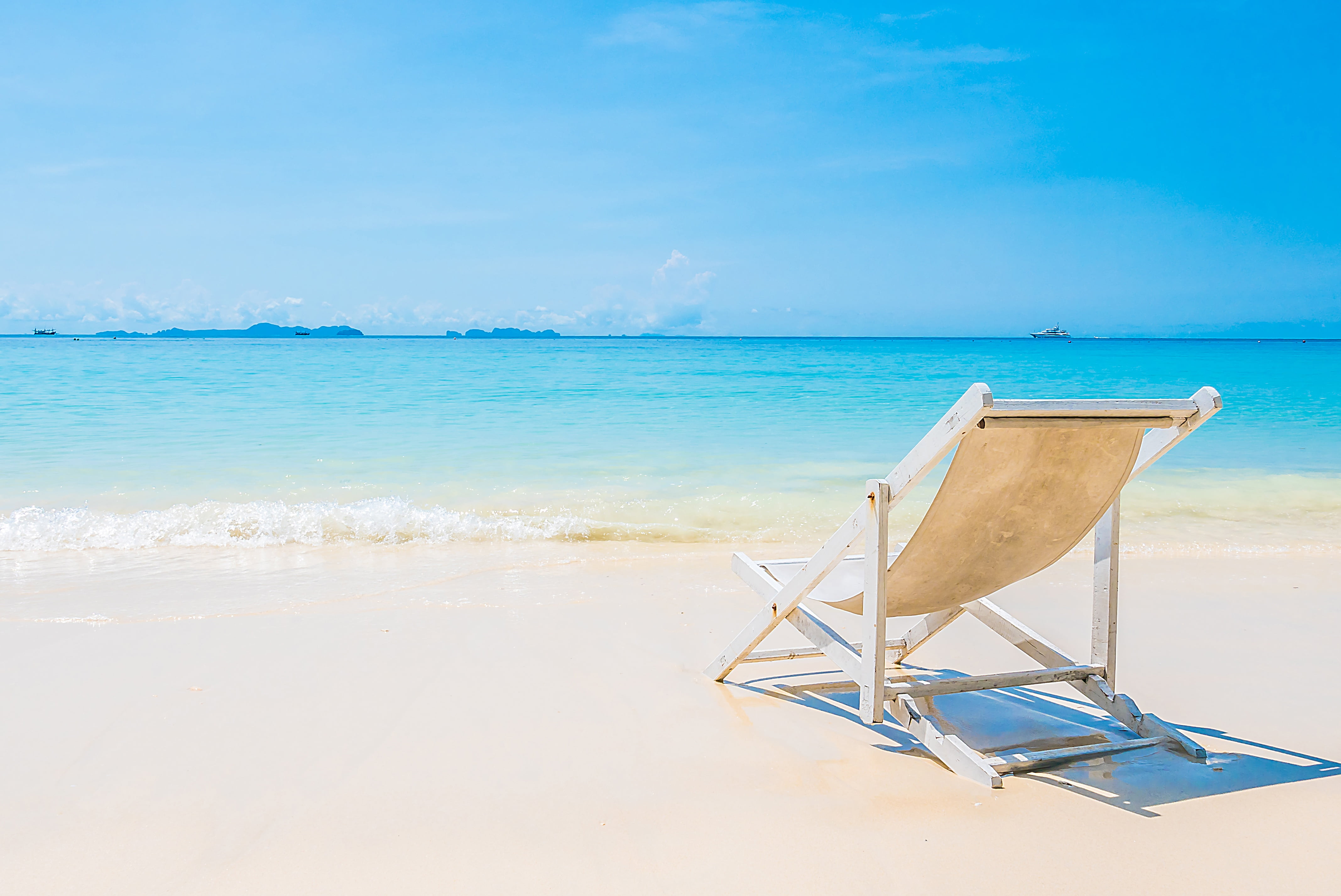 summer, seascape, sand, chaise, beach, blue, 4K, sea, wave, HD Wallpaper