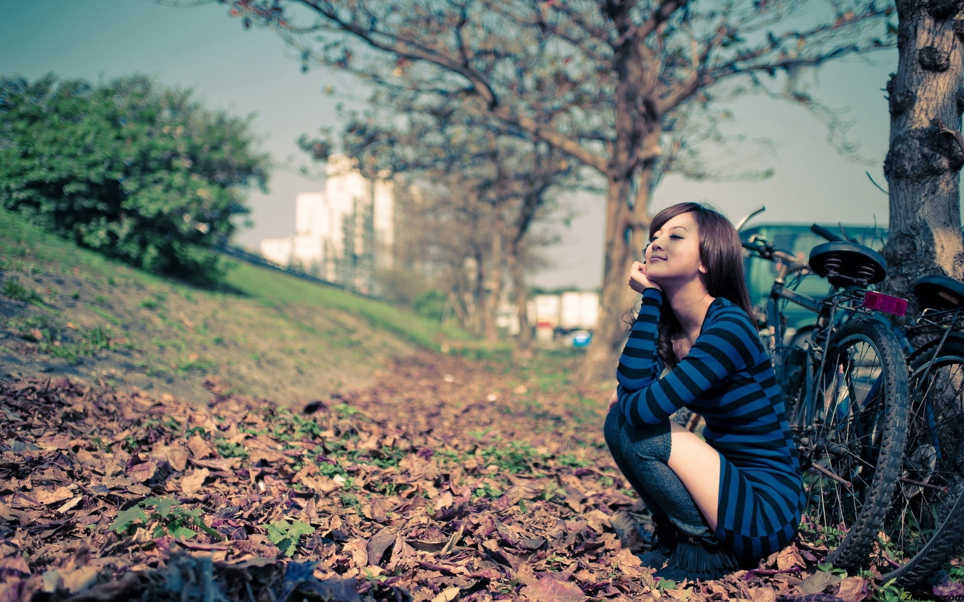 leisure activity, looking, young adult, focus on foreground, nature, Asian, hairstyle, day, looking away, plant, land, 1080P, lifestyles, contemplation, HD Wallpaper