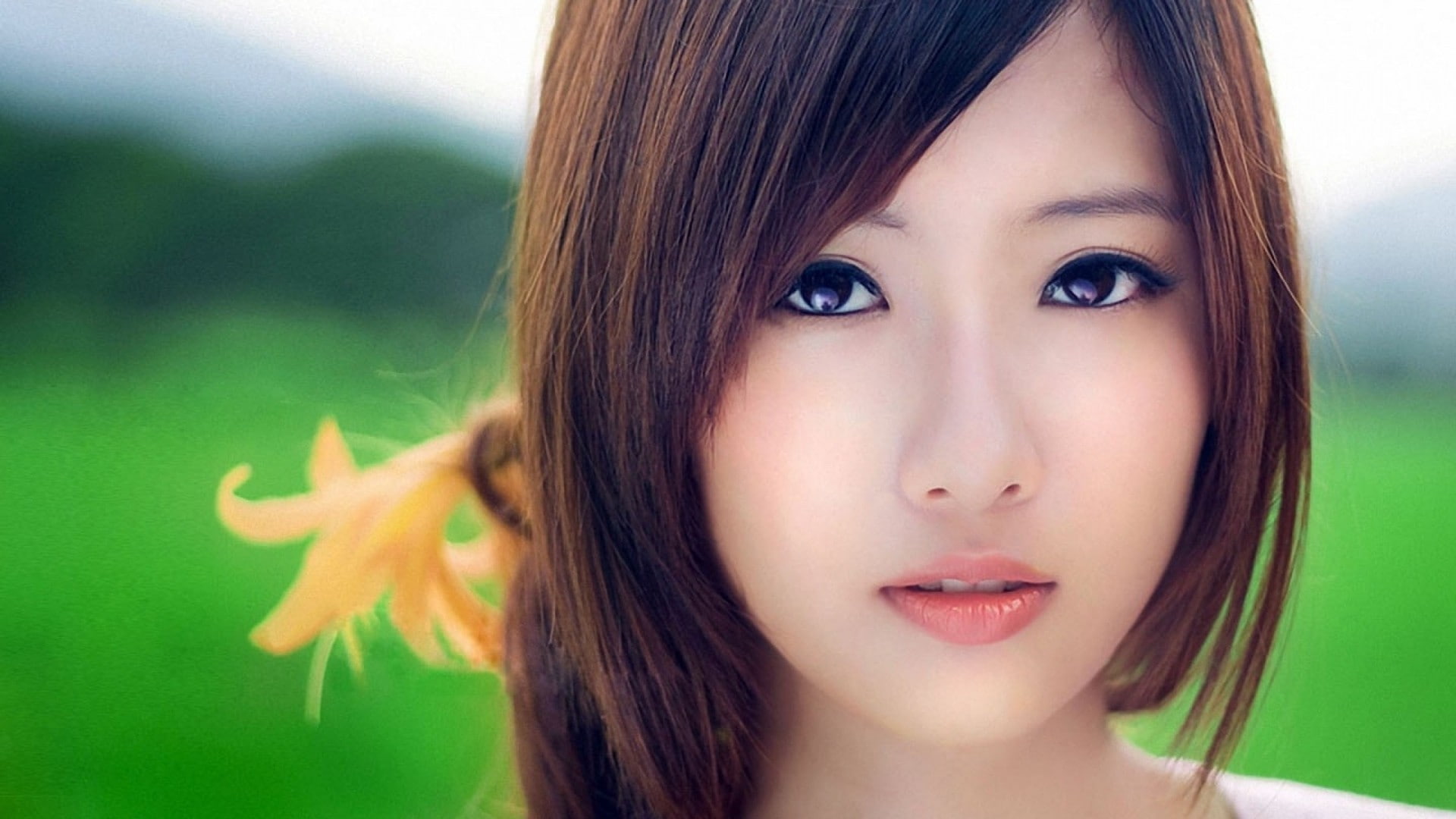 pink lipstick, 1080P, young adult, beauty, outdoors, human body part, front view, focus on foreground, adult, hairstyle, portrait, human face, body part, HD Wallpaper