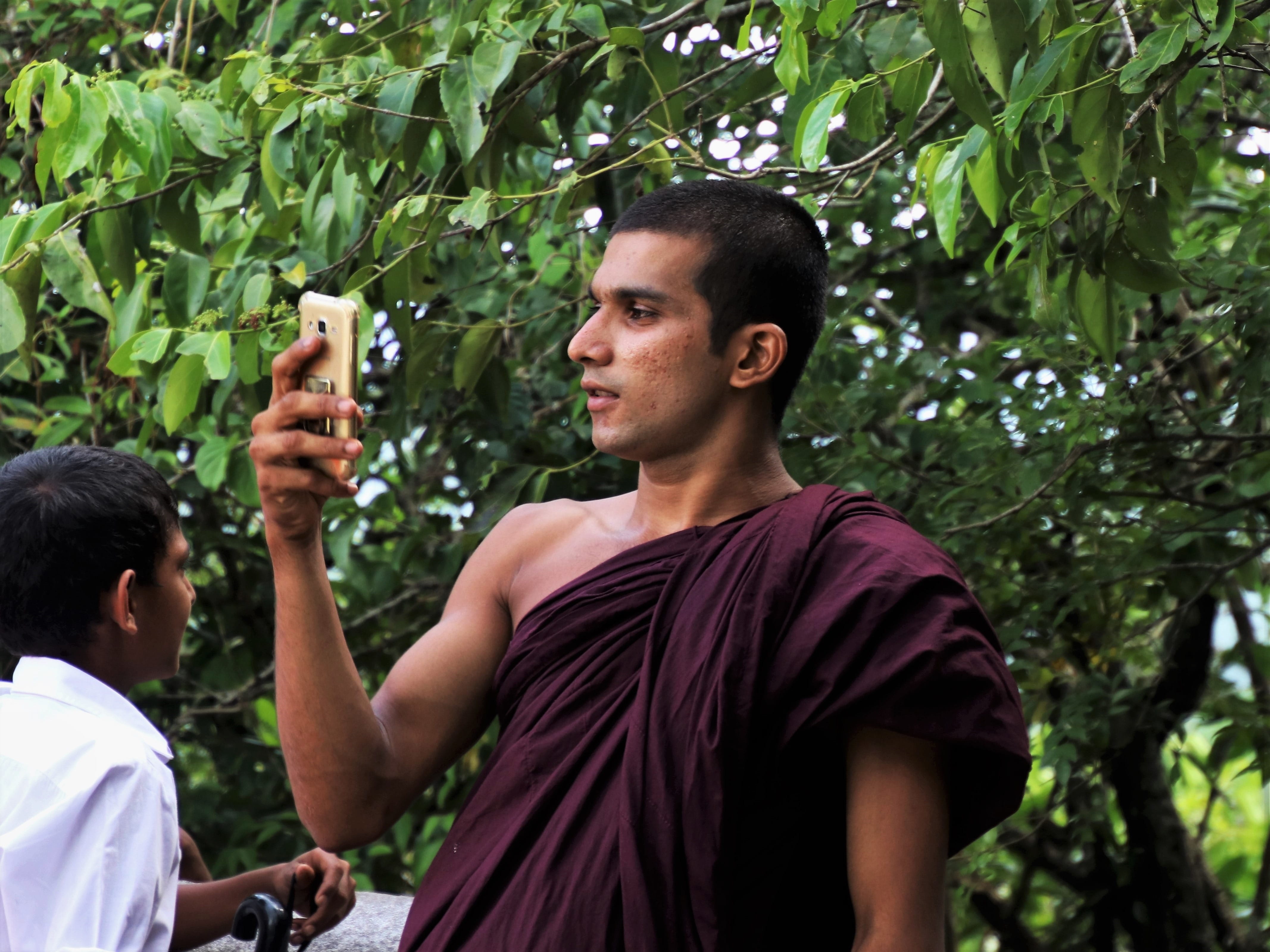 happiness, lifestyle, iphone, at the court of, camera, look, adult, tree, activity, lifestyles, portable information device, side, boy, portrait, monk, HD Wallpaper