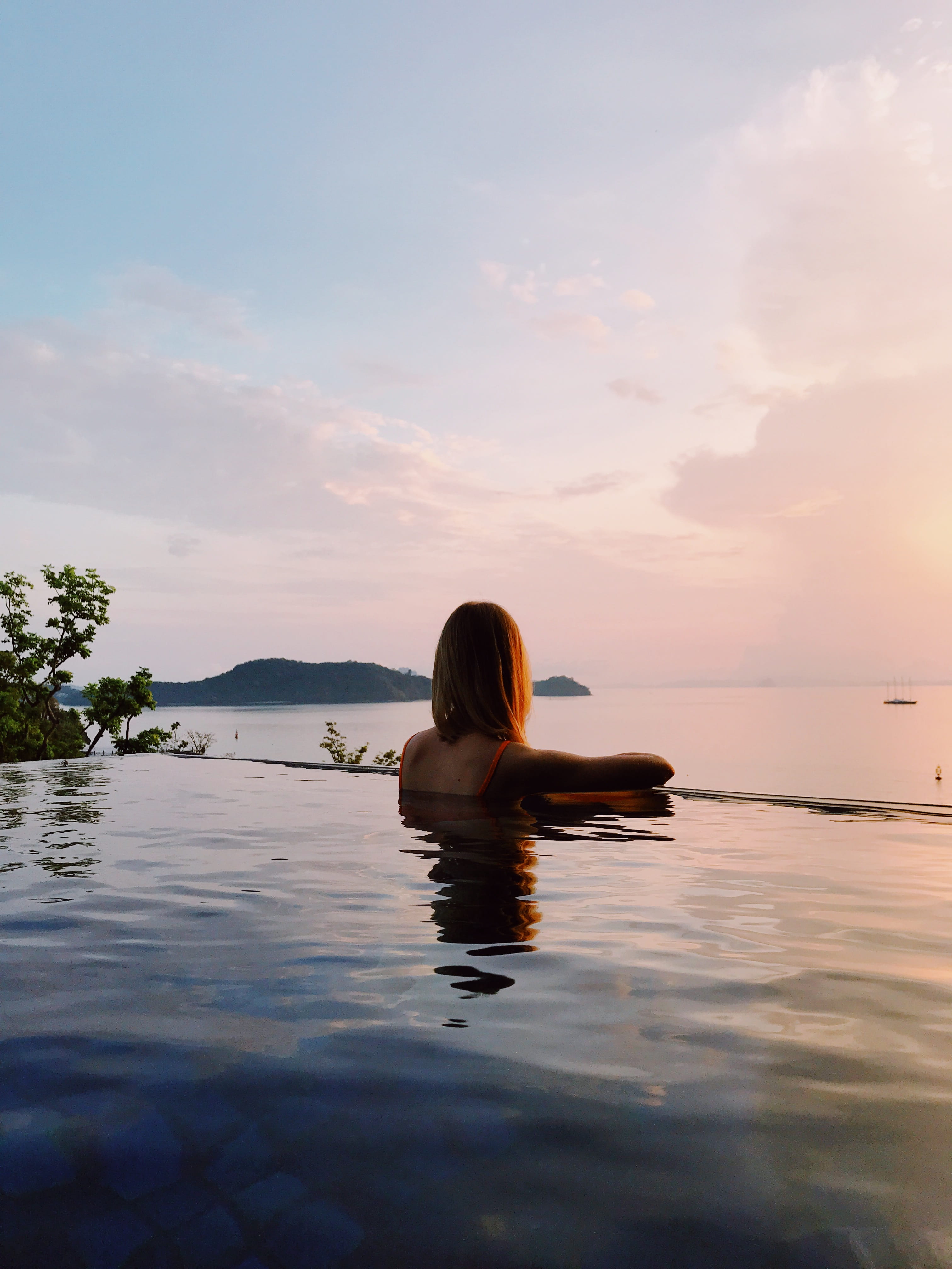 beach, transportation, fashion, waterfront, ocean, tranquil scene, boat, sea, cloud - sky, 4K, sky, swimming pool, outdoors, beauty in nature, hairstyle, Phone HD Wallpaper