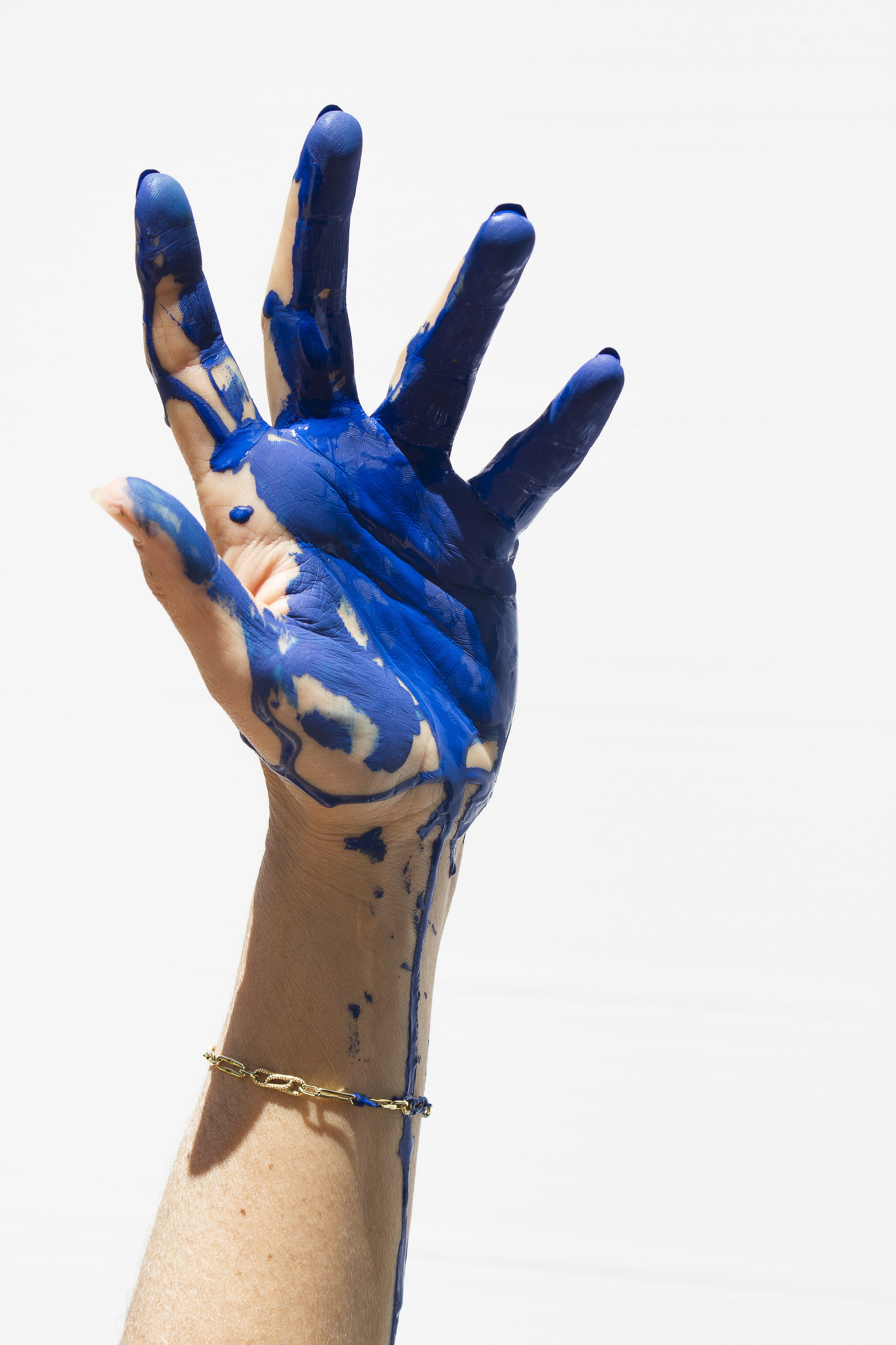 color, art and craft, real people, wearing, bracelet, close-up, studio shot, 5K, human body part, human hand, painting, palm, gold, finger, gesturing, Phone HD Wallpaper