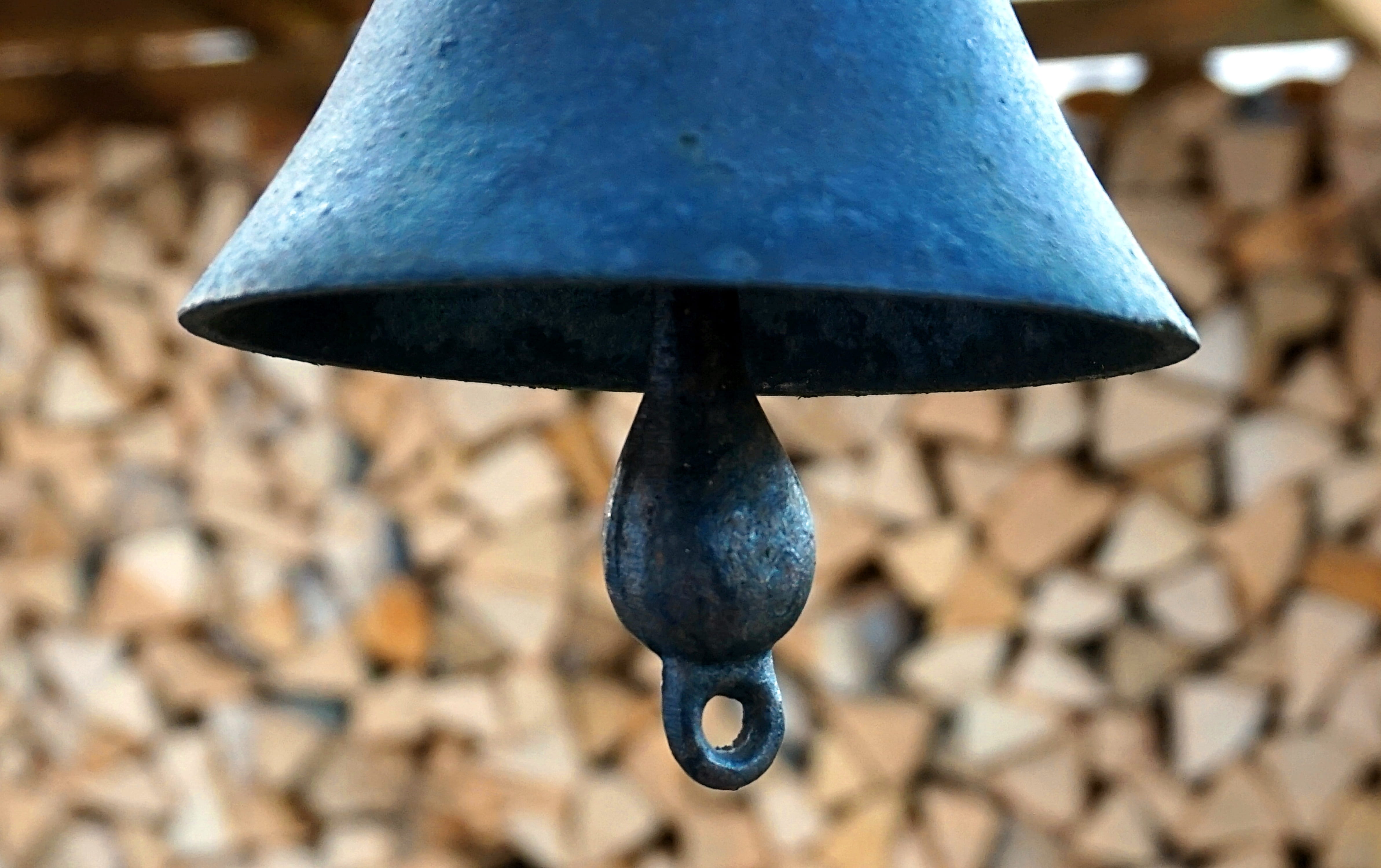 bell, iron, outdoors, historically, sunlight, no people, 4K, antique, focus on foreground, rusty, bird, solid, nature, design, lighting equipment, blue, HD Wallpaper