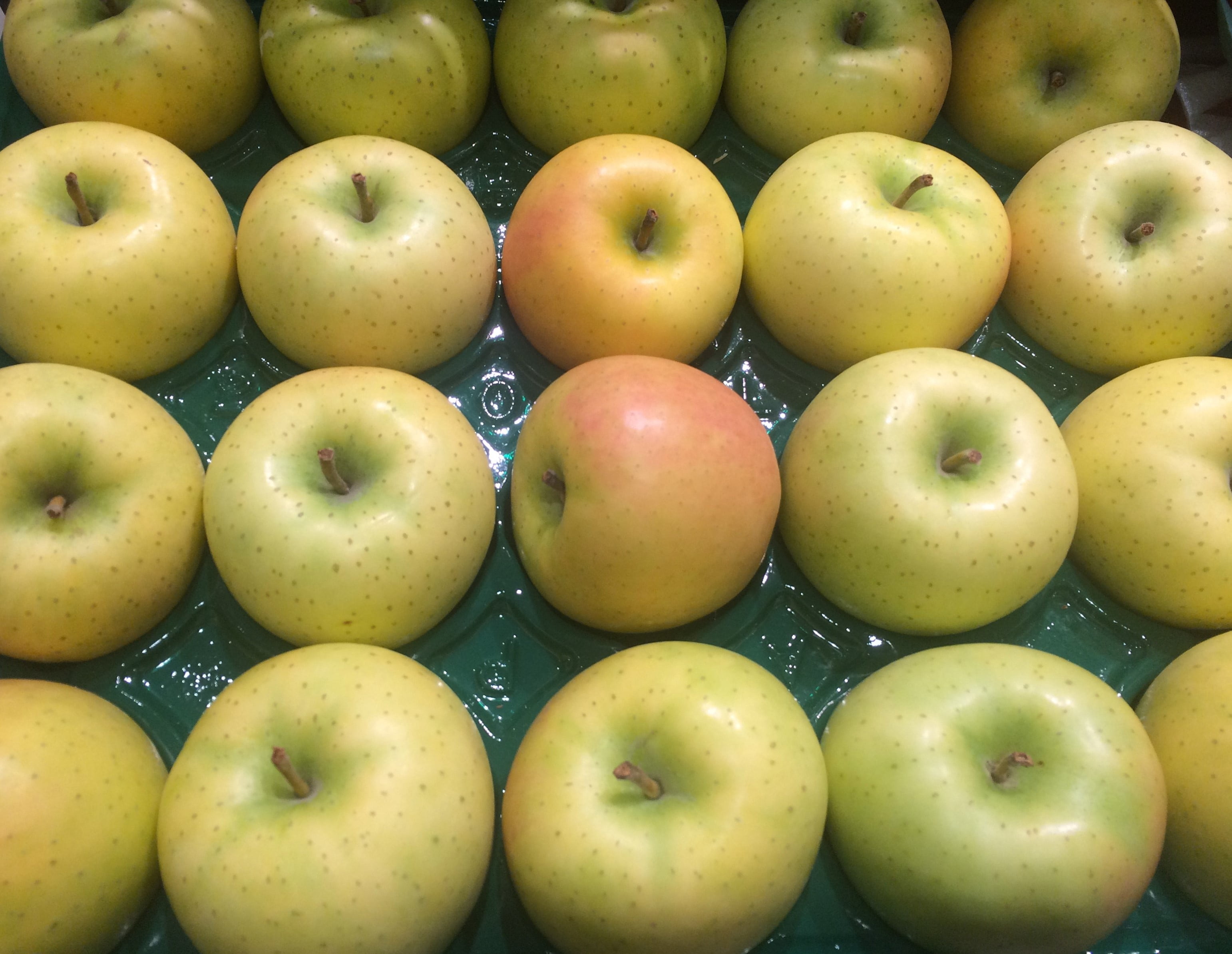 seiyu ltd, granny smith apple, healthy eating, pile up, market, freshness, food, close-up, green apple, pink, green color, for sale, large group of objects, HD Wallpaper