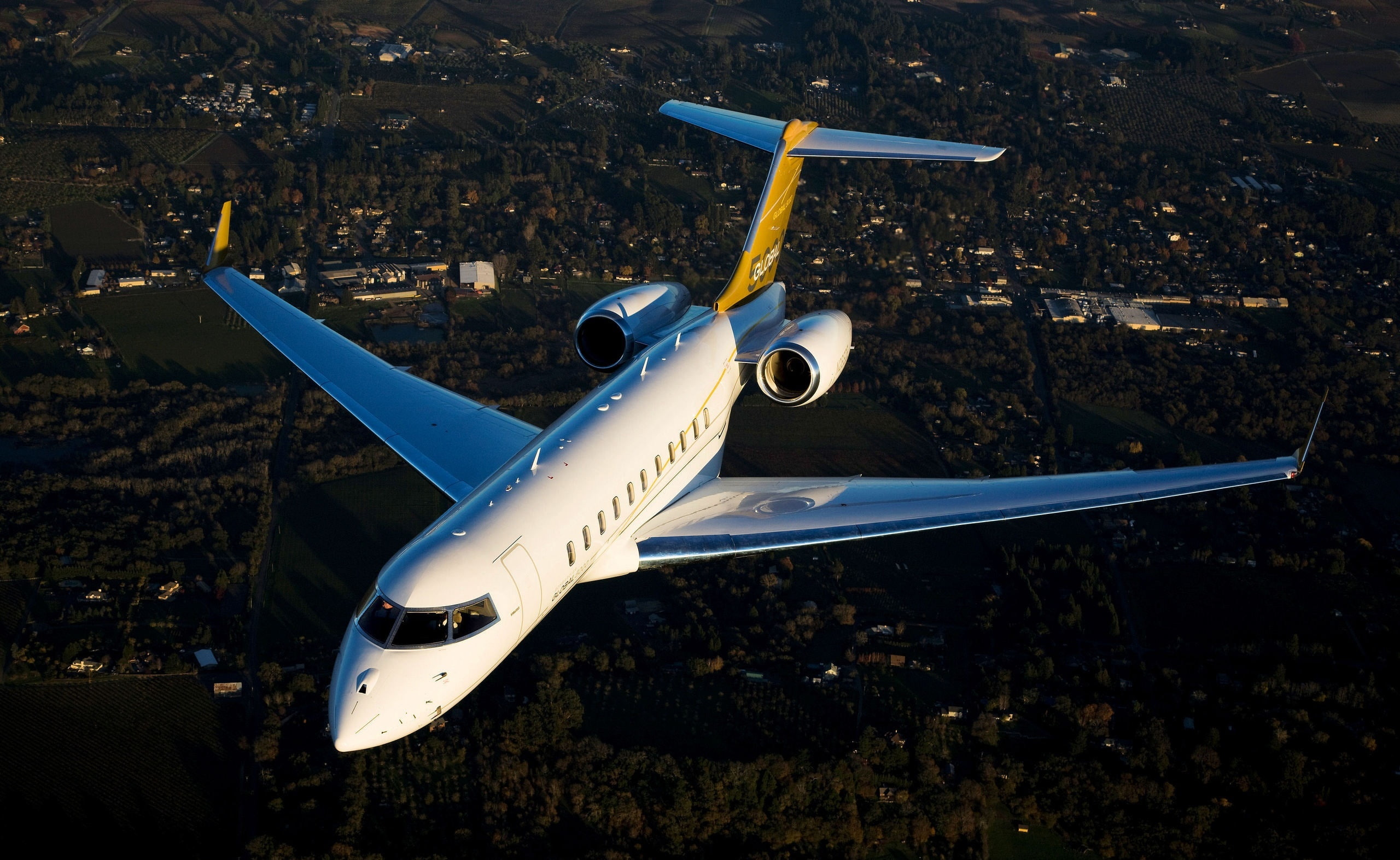 no people, outdoors, travel, Aircraft, high angle view, 2K, aerospace industry, private, mid-air, Motors, on the move, Bombardier, day, airport, Global, HD Wallpaper