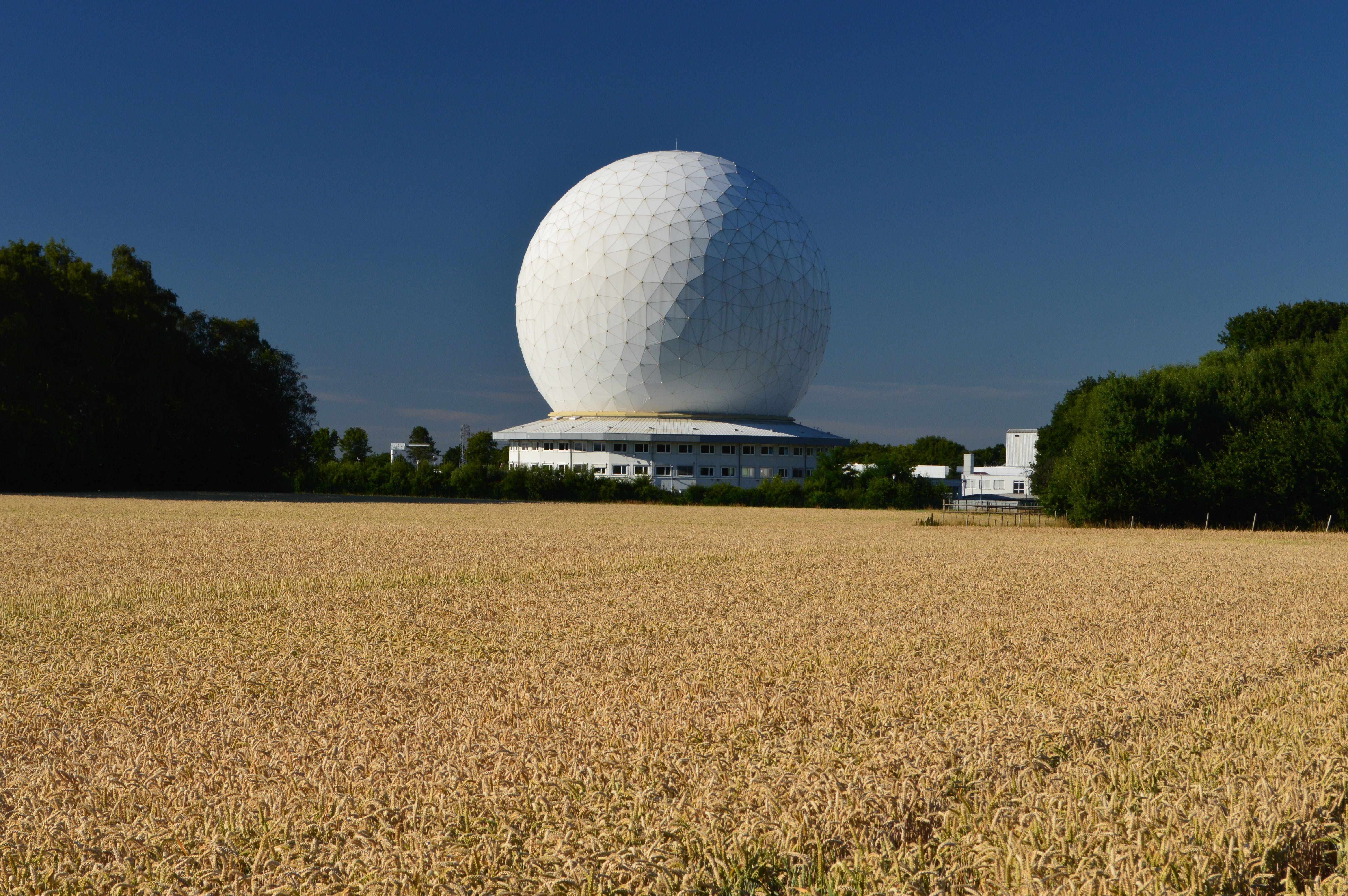 radom, field, growth, space, clear sky, agriculture, blue, architecture, environment, landscape, tranquil scene, science, tree, research, sky, plant, nature, HD Wallpaper
