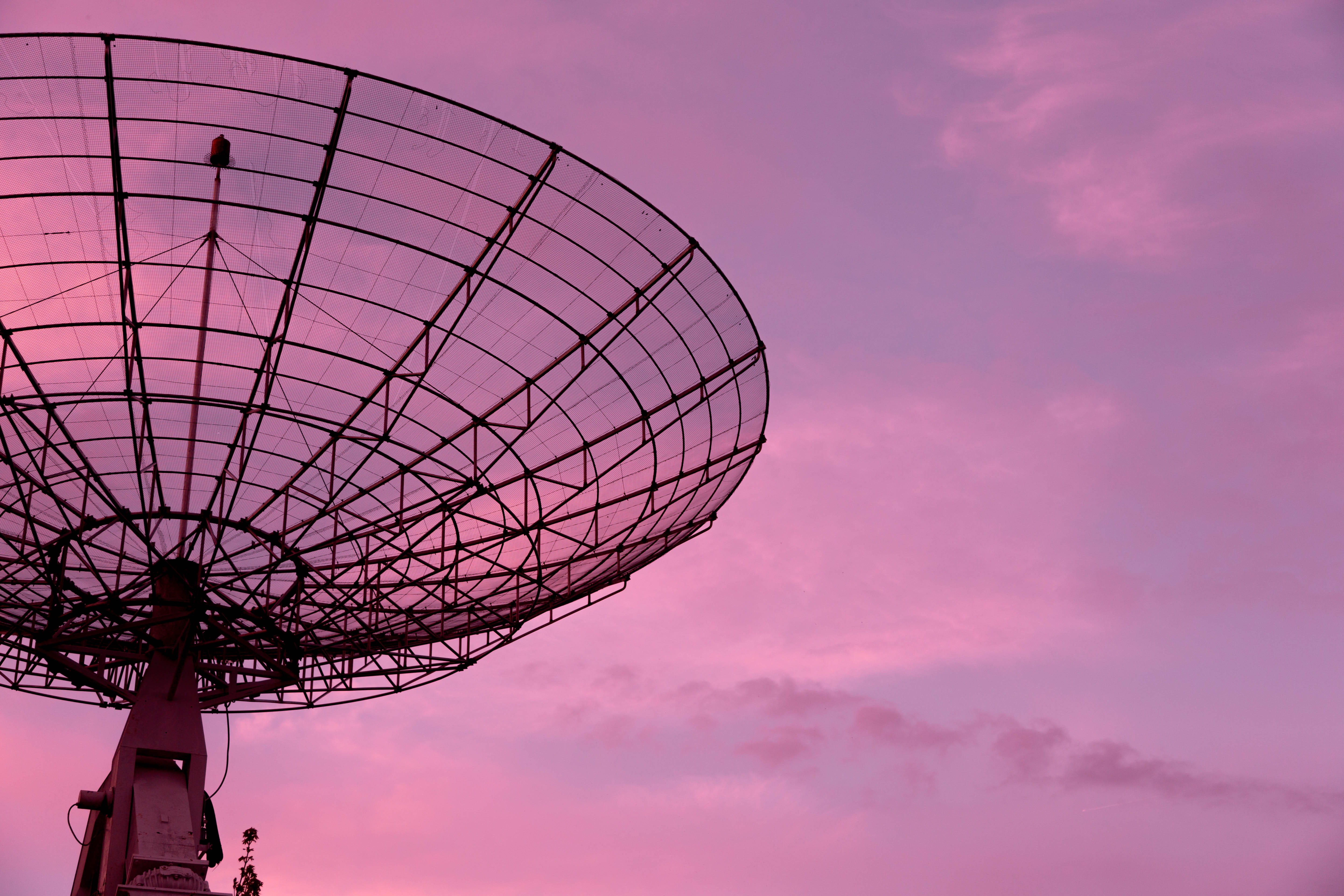 equipment, 5K, no people, radio wave, technology, information medium, black, wireless technology, architecture, cloud - sky, global communications, built structure, HD Wallpaper