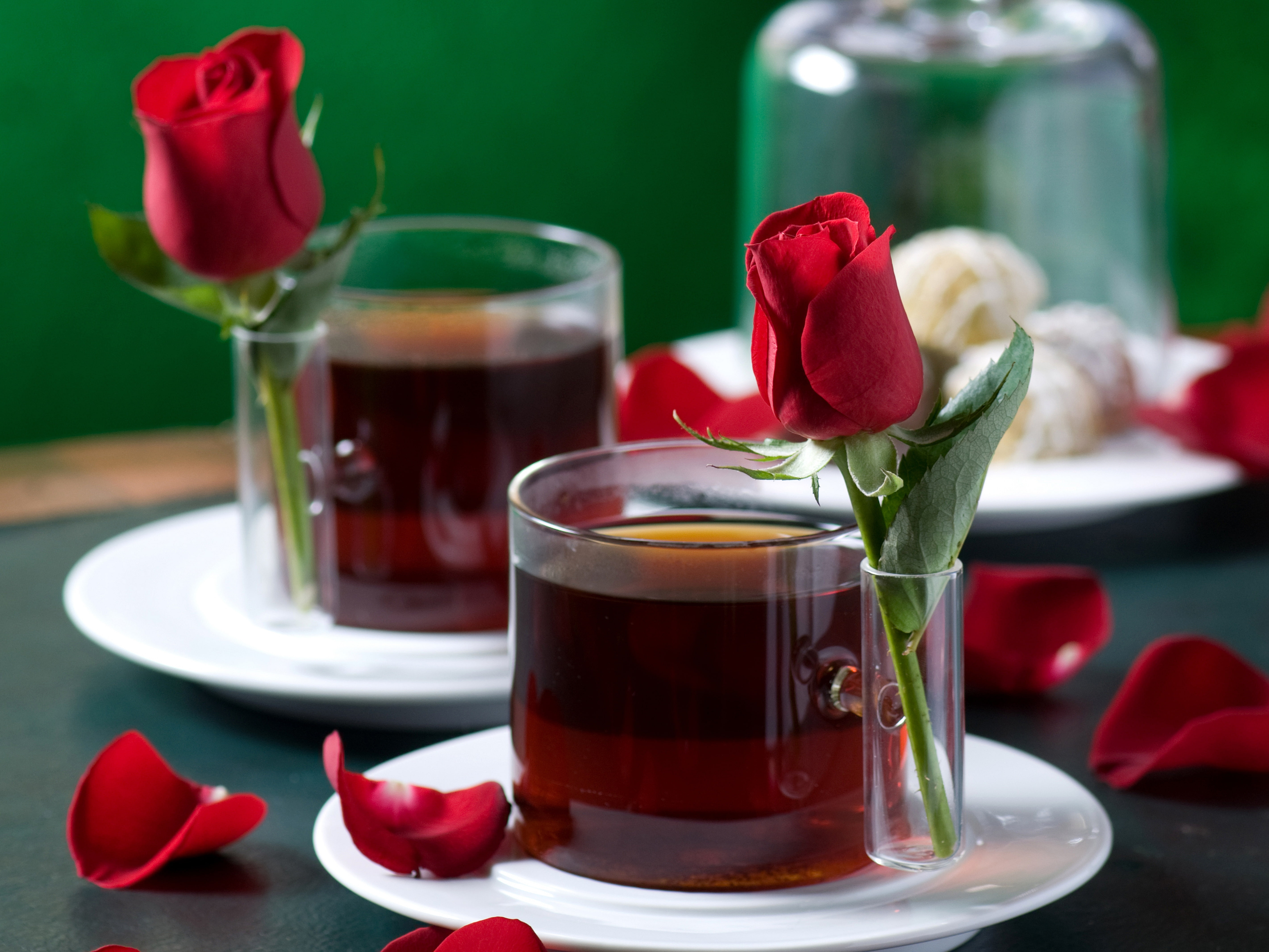 5K, holidays, nice, drinks, mood, petals, tea, Cake, gently, Valentines Day, March 8, Valentine, drink, harmony, gentle, elegantly, cups, romance, roses, HD Wallpaper
