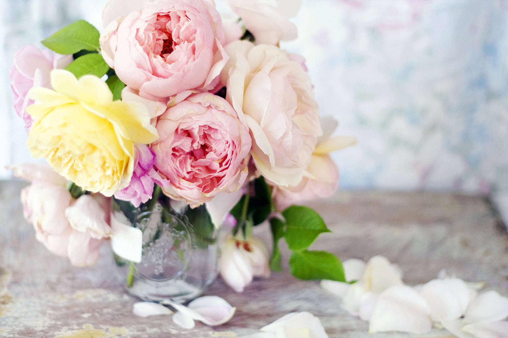flower, nature, petal, flowers, elegance, no People, wood - Material, bunch of flowers, rose, fragility, pink, table, softness, love, vase, flower arrangement, HD Wallpaper