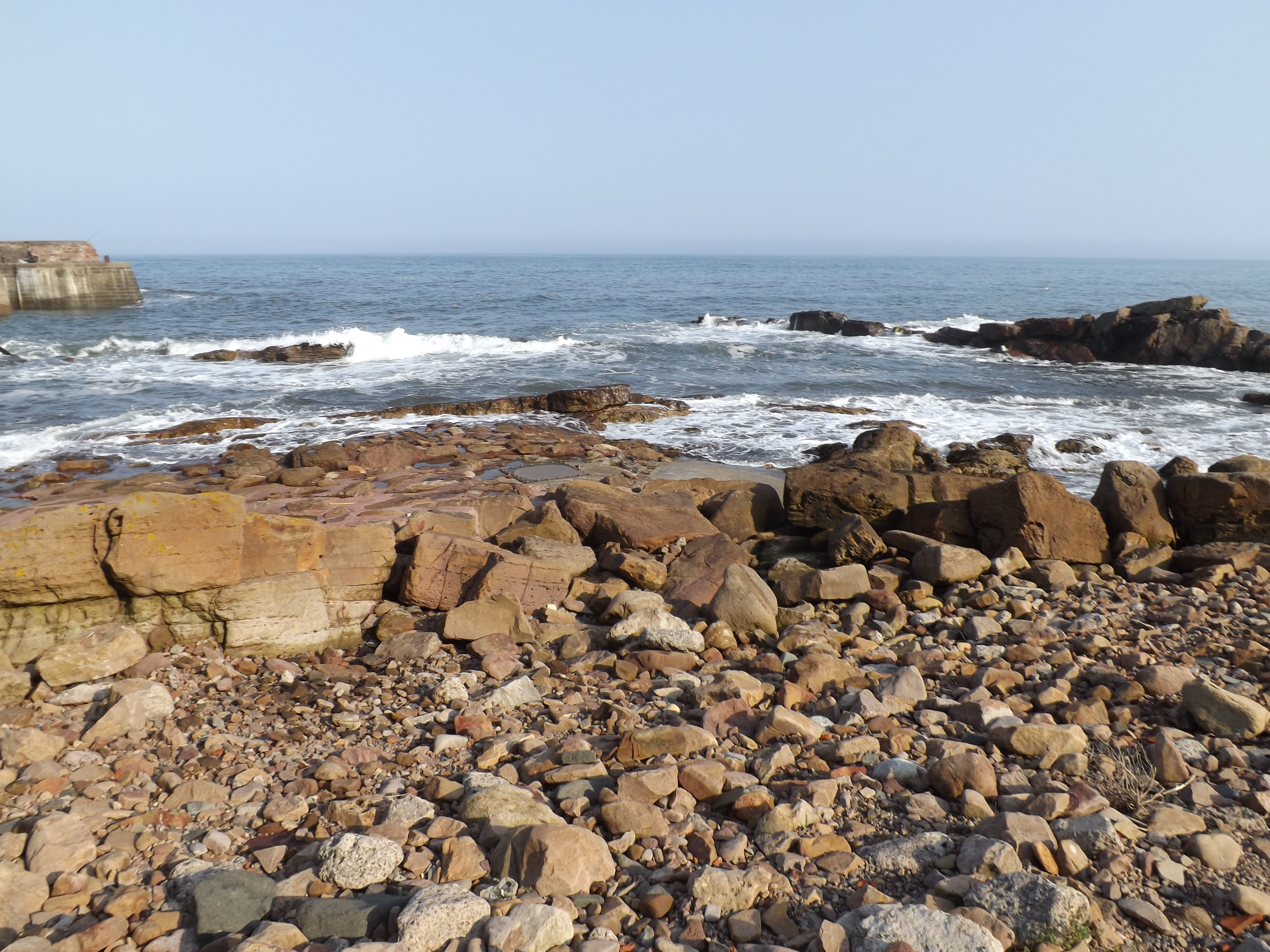 sea, no people, wave, sky, rocky coastline, pebble, horizon, solid, tranquility, land, scotland, rock - object, beauty in nature, fife, outdoors, 4K, breaking, HD Wallpaper