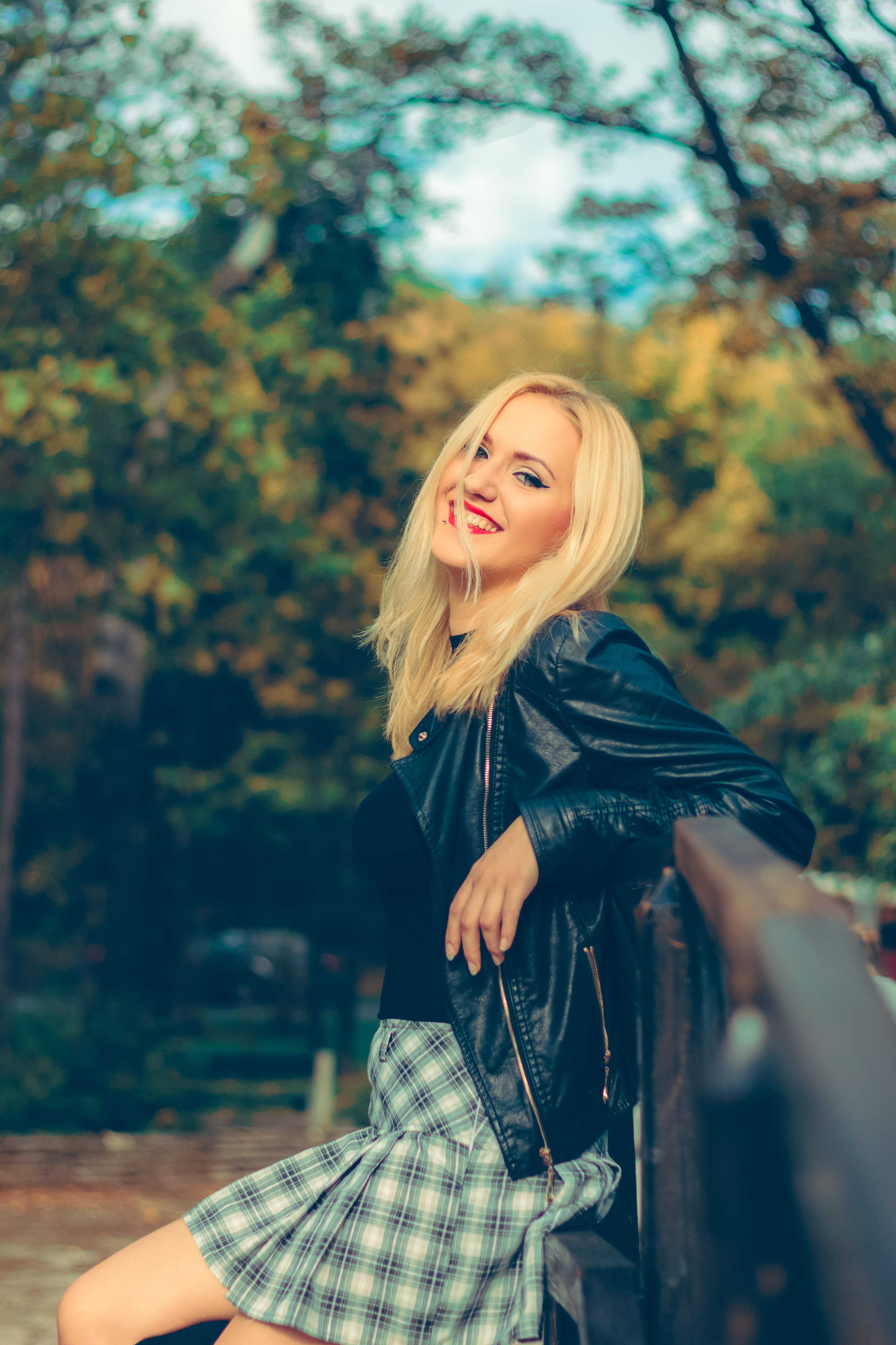 model, women, plant, 5K, park, blond hair, young women, serbia, smiling, outdoors, fashion, hairstyle, portrait, leisure activity, canon, young adult, Phone HD Wallpaper