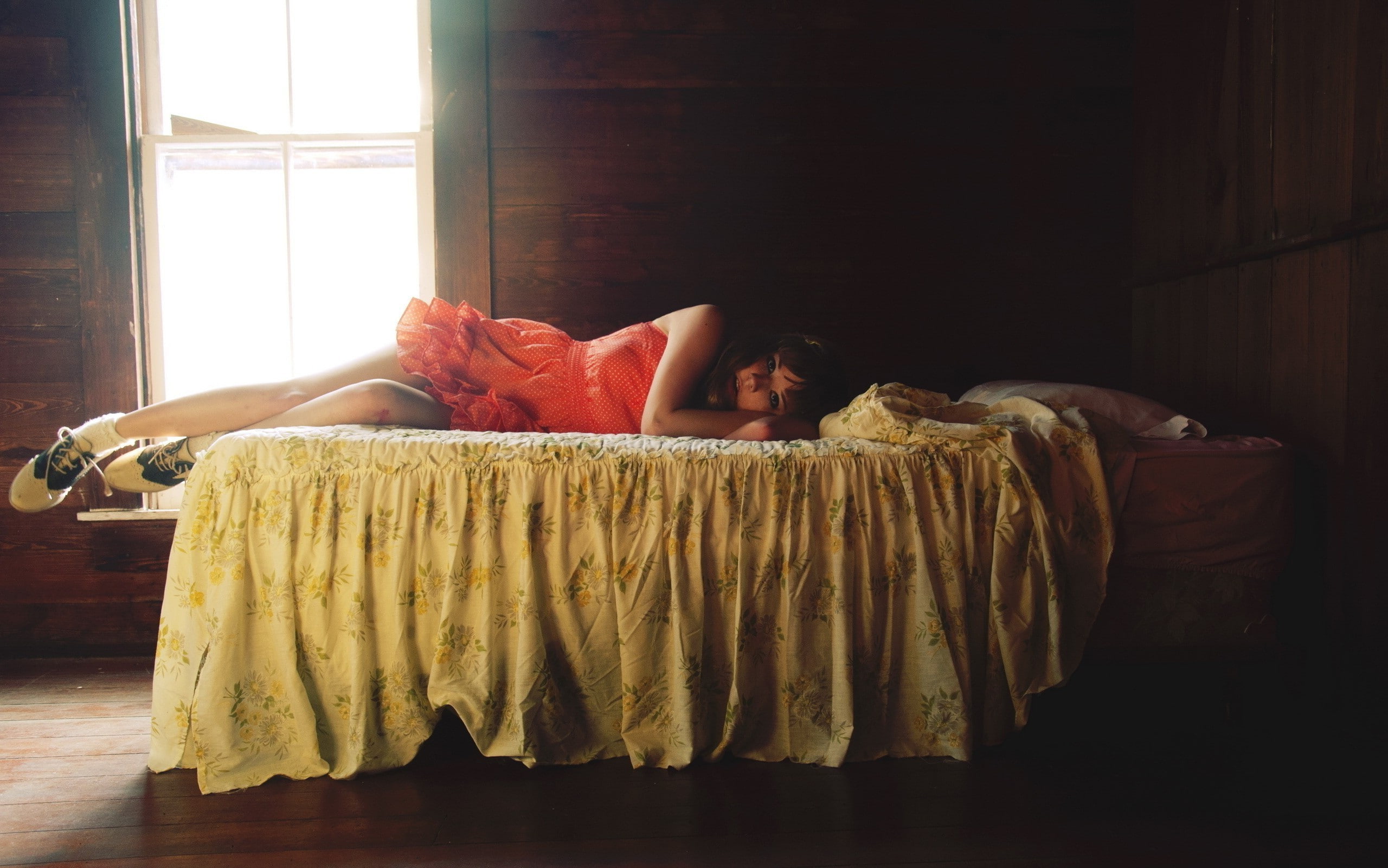 In Bed, socks, shoes, Wooden Surface, window, 2K, brunette, Bare Shoulders, Looking At Viewer, Long Hair, Lying On Side, women, model, red Dress, Open, HD Wallpaper