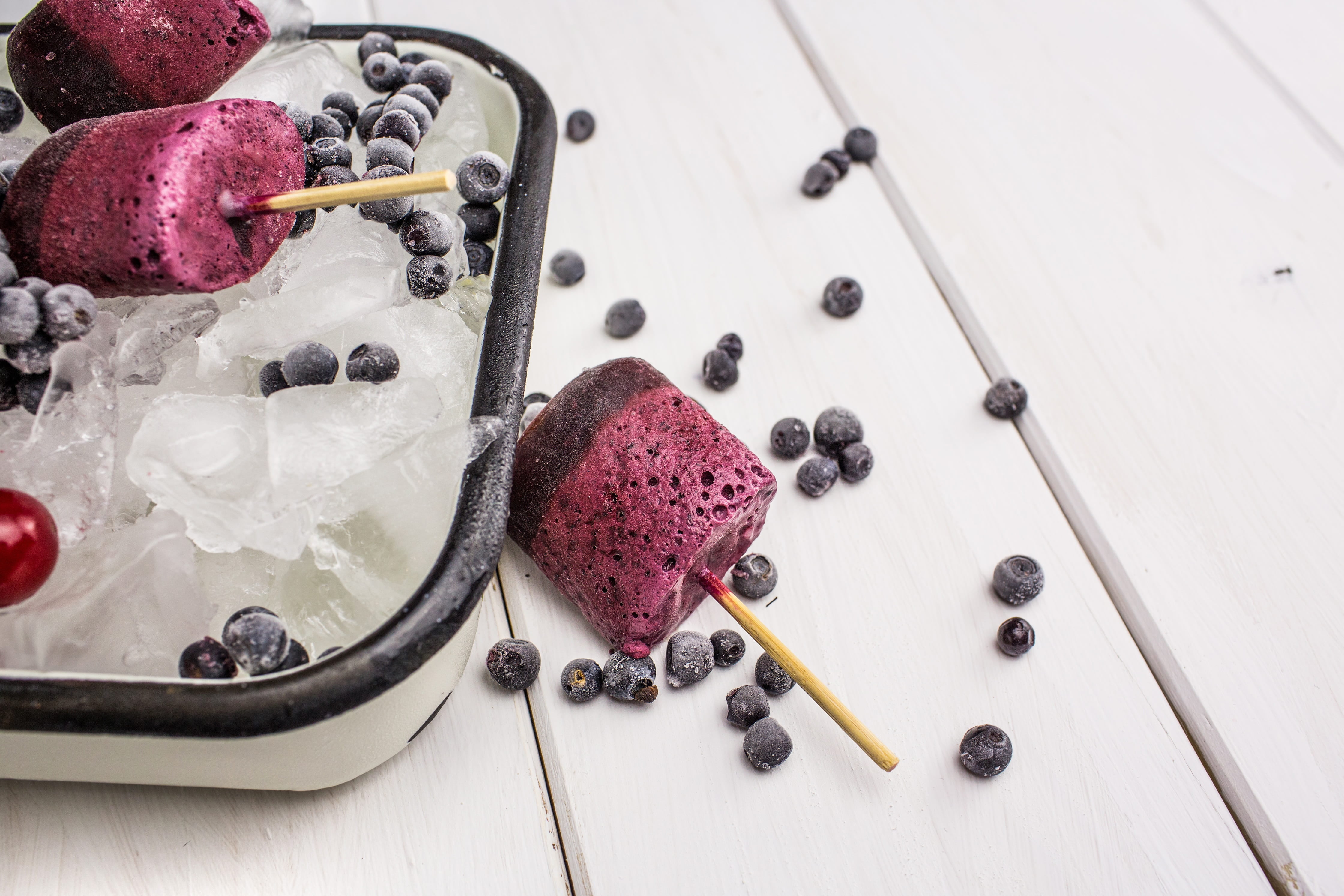 sweet food, ice cream, food, temptation, healthy, tray, dessert, blue, spoon, easy, bowl, table, white, day, cream, background, close-up, studio shot, freshness, HD Wallpaper