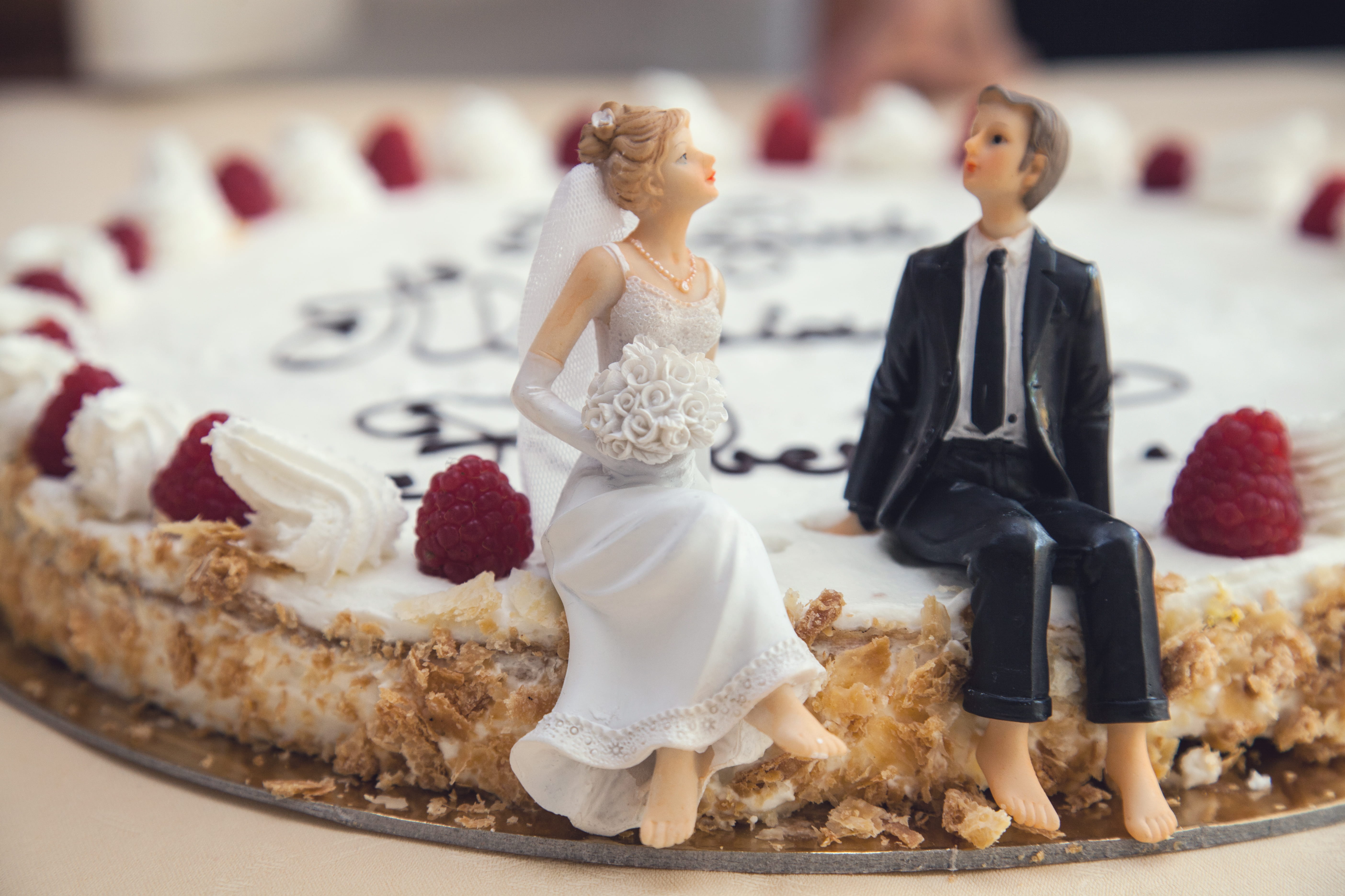 representation, married, figurine, celebration, wedding cake figurine, indulgence, indoors, sweet, dessert, cake, couple, marriage, bride, love, wife, sweet food, HD Wallpaper