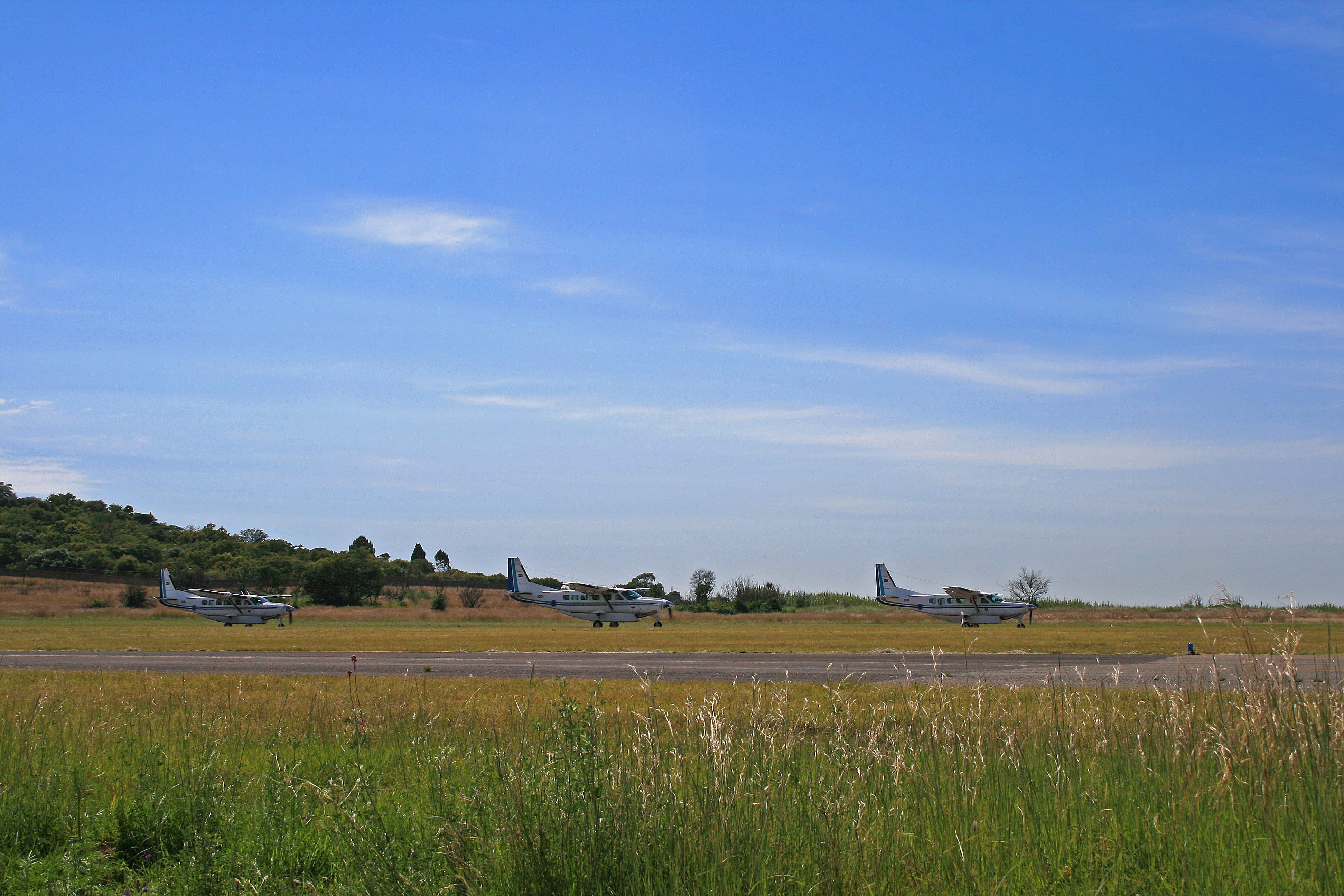 sky, field, no people, Runway, airshow, 4K, cessna caravan, day, rural scene, architecture, environment, landscape, Up, cloud - sky, landing, grass, building, HD Wallpaper
