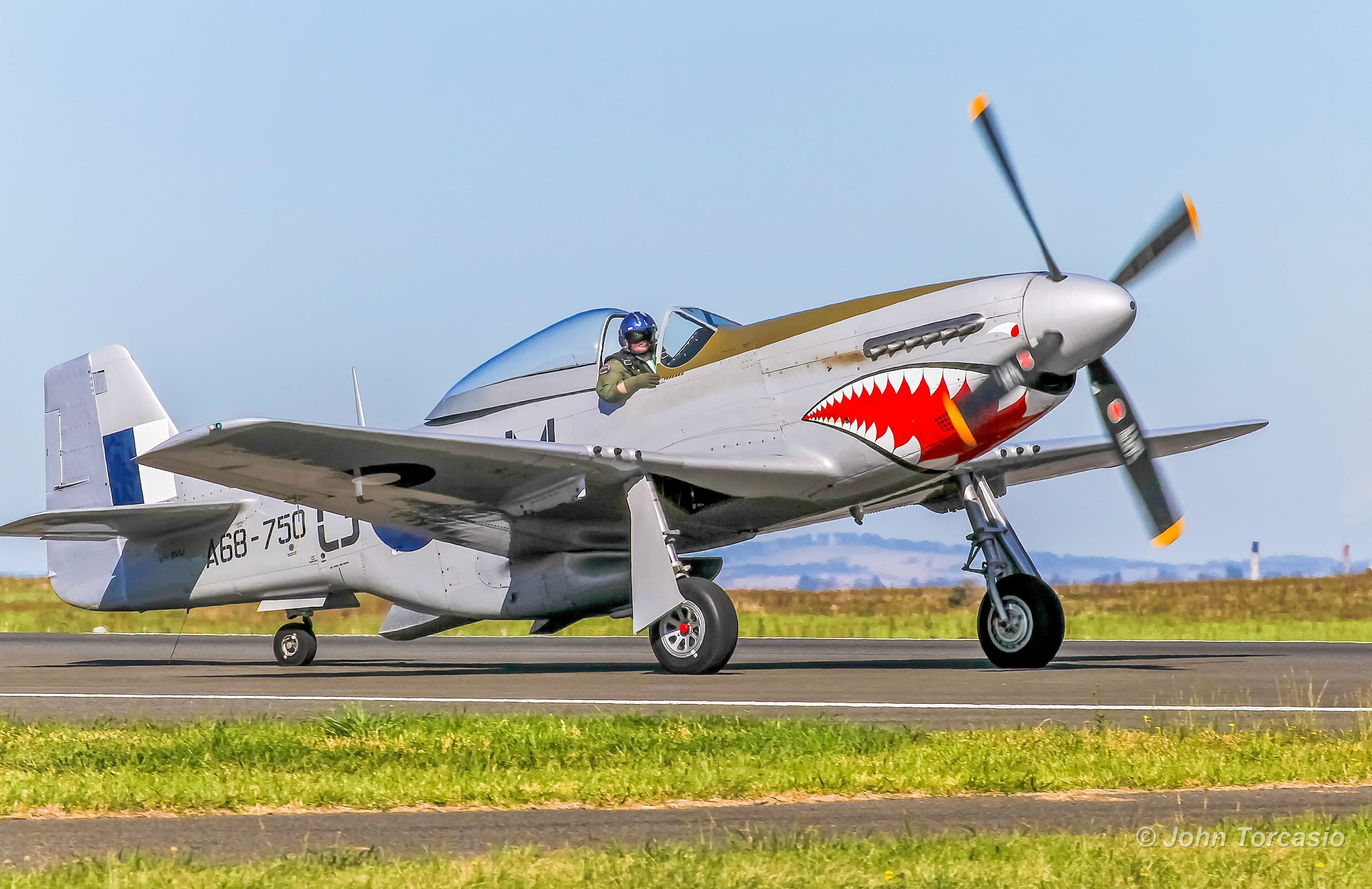 on the move, air vehicle, airshow, antique, aerospace industry, mode of transportation, 2K, plane, aviation, wwii, day, sky, military, transportation, HD Wallpaper