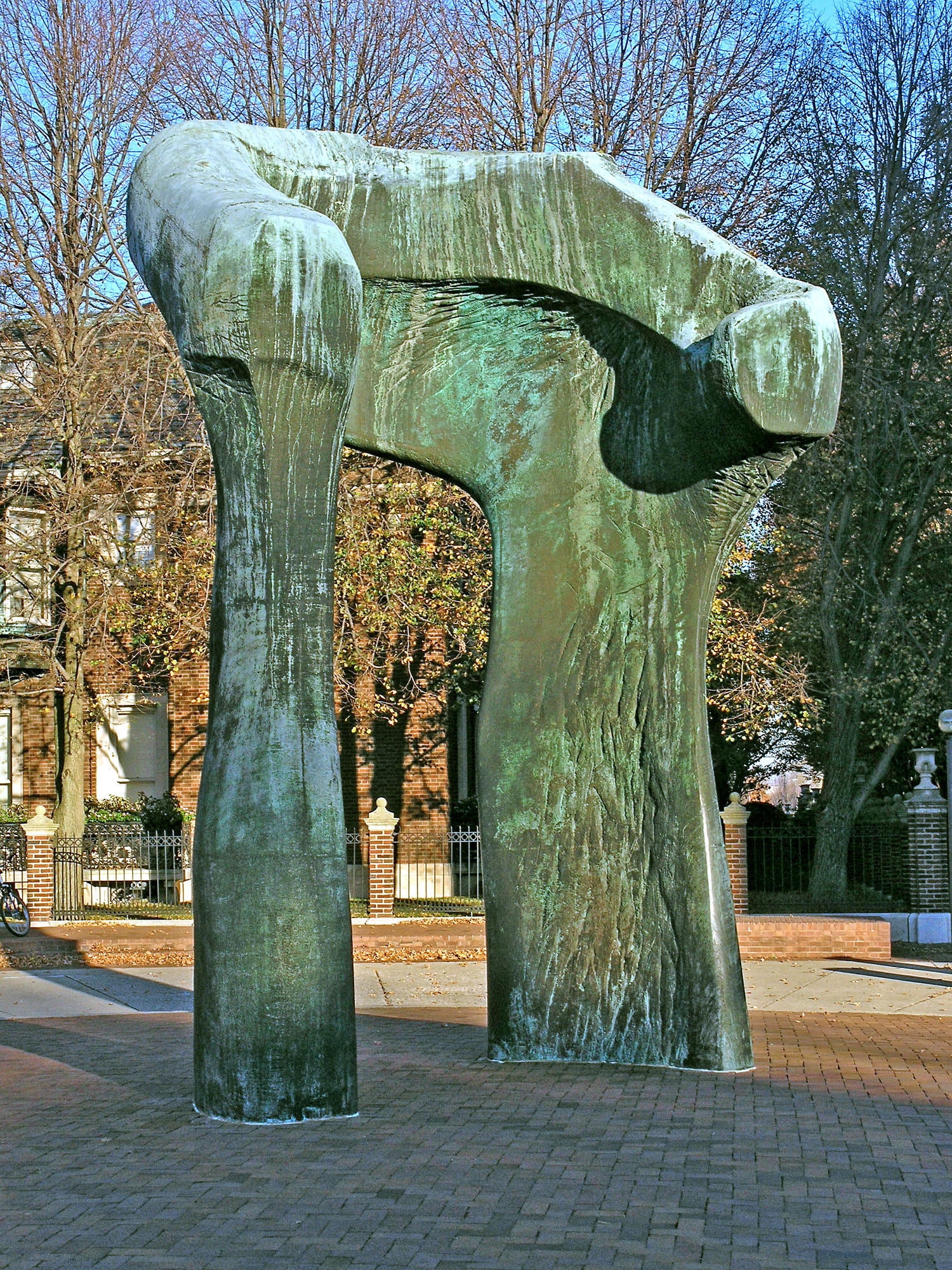 trunk, park, landmark, 1080P, sculpture, outdoors, art and craft, park - Man Made Space, Indiana, Moores, bare tree, architecture, nature, s, arch, Columbus, Phone HD Wallpaper
