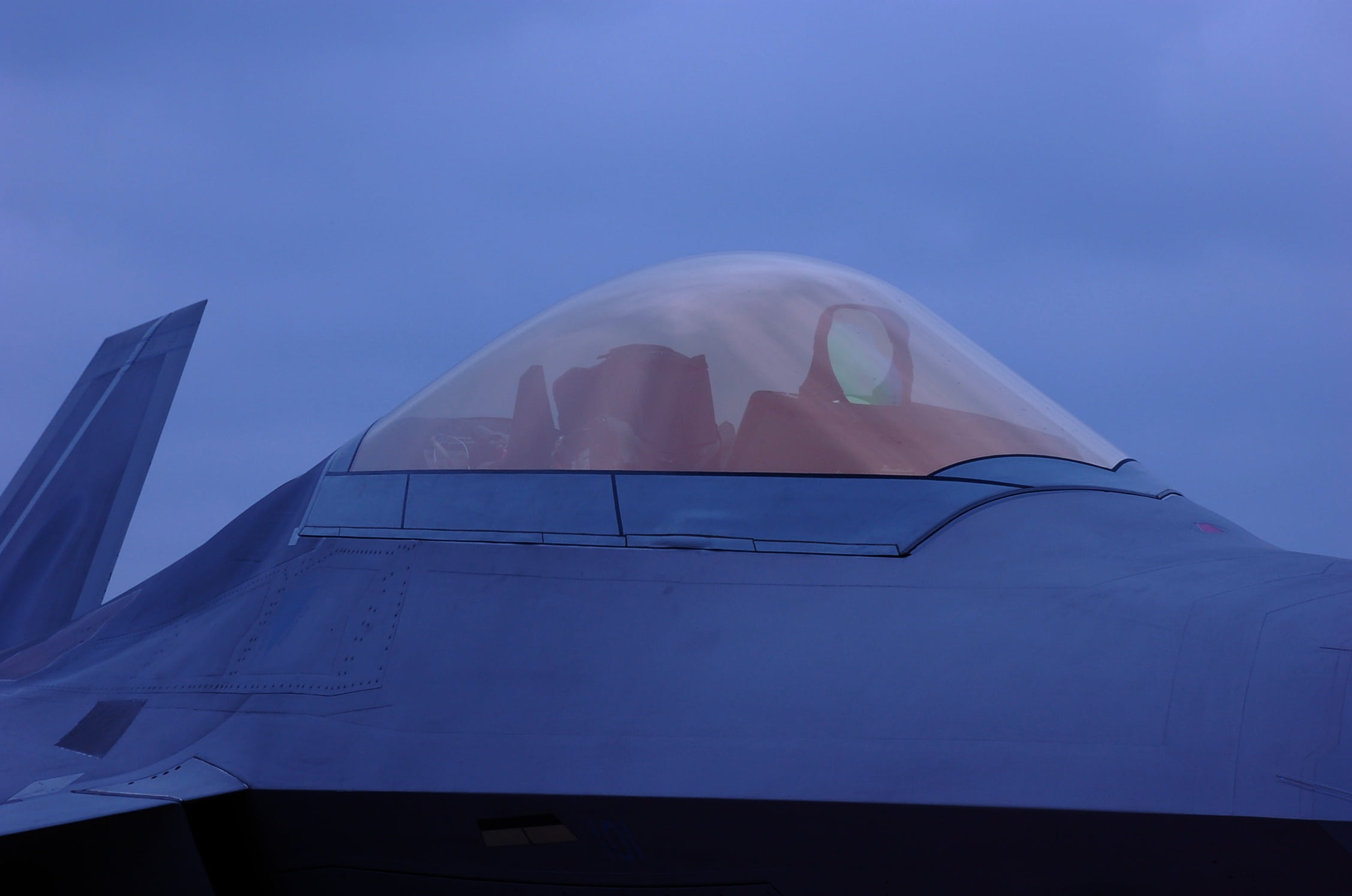 architecture, copy space, outdoors, fighter, american, low angle view, aircraft, dome, building, f22, transportation, weapon, supersonic, stealth, air, HD Wallpaper