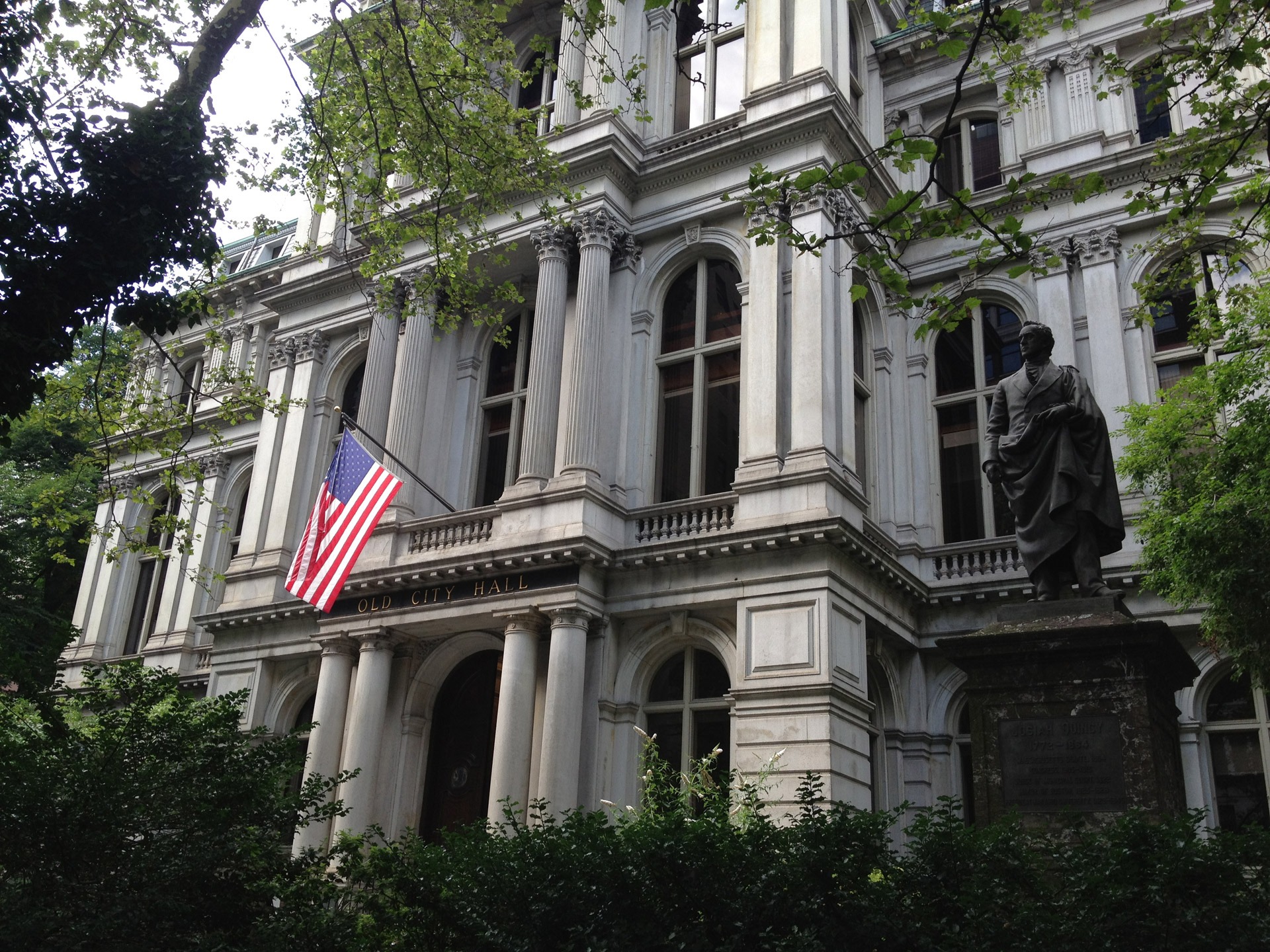 building exterior, growth, plant, tree, outdoors, hall, city, built structure, low angle view, national, old city hall, exterior, day, no people, old, patriotism, HD Wallpaper