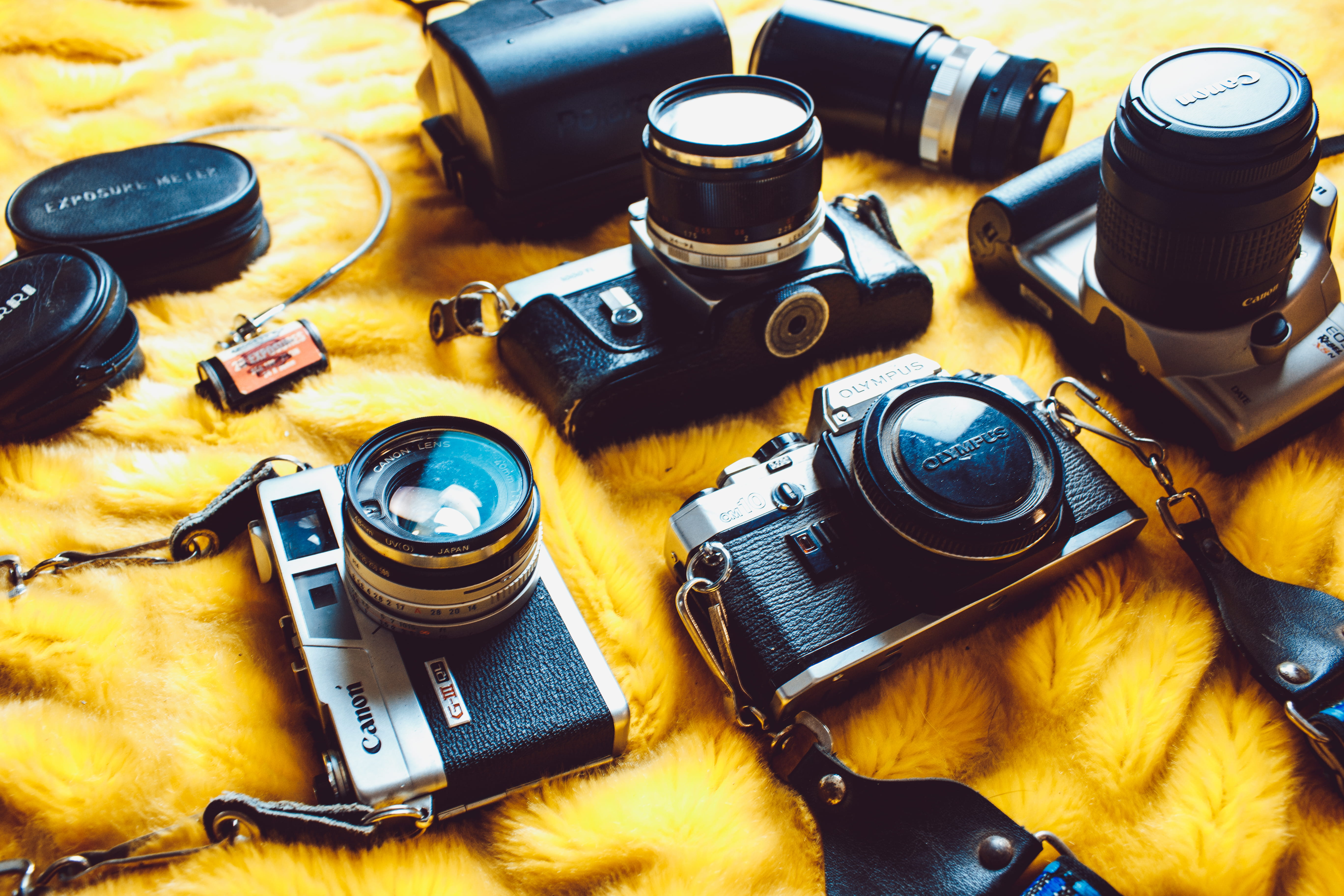 scottsdale, table, still life, lens, content, camera, 5K, focus on foreground, day, technology, nikon, film, choice, retro styled, canon, lenses, make, HD Wallpaper