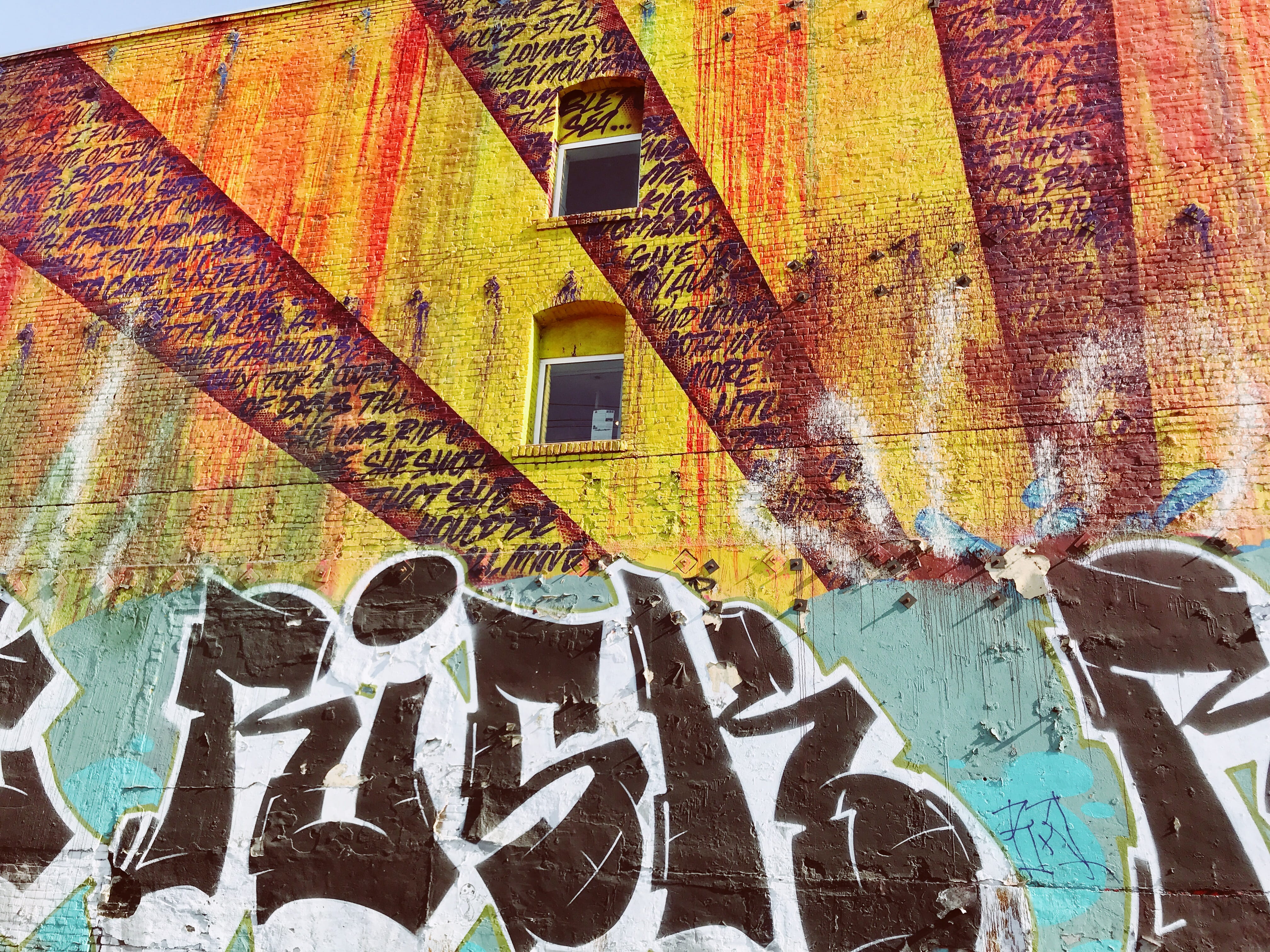 orange, graffiti, wall - building feature, paint, white, human representation, united states, built structure, yellow, windows, day, mural, green, multi colored, HD Wallpaper
