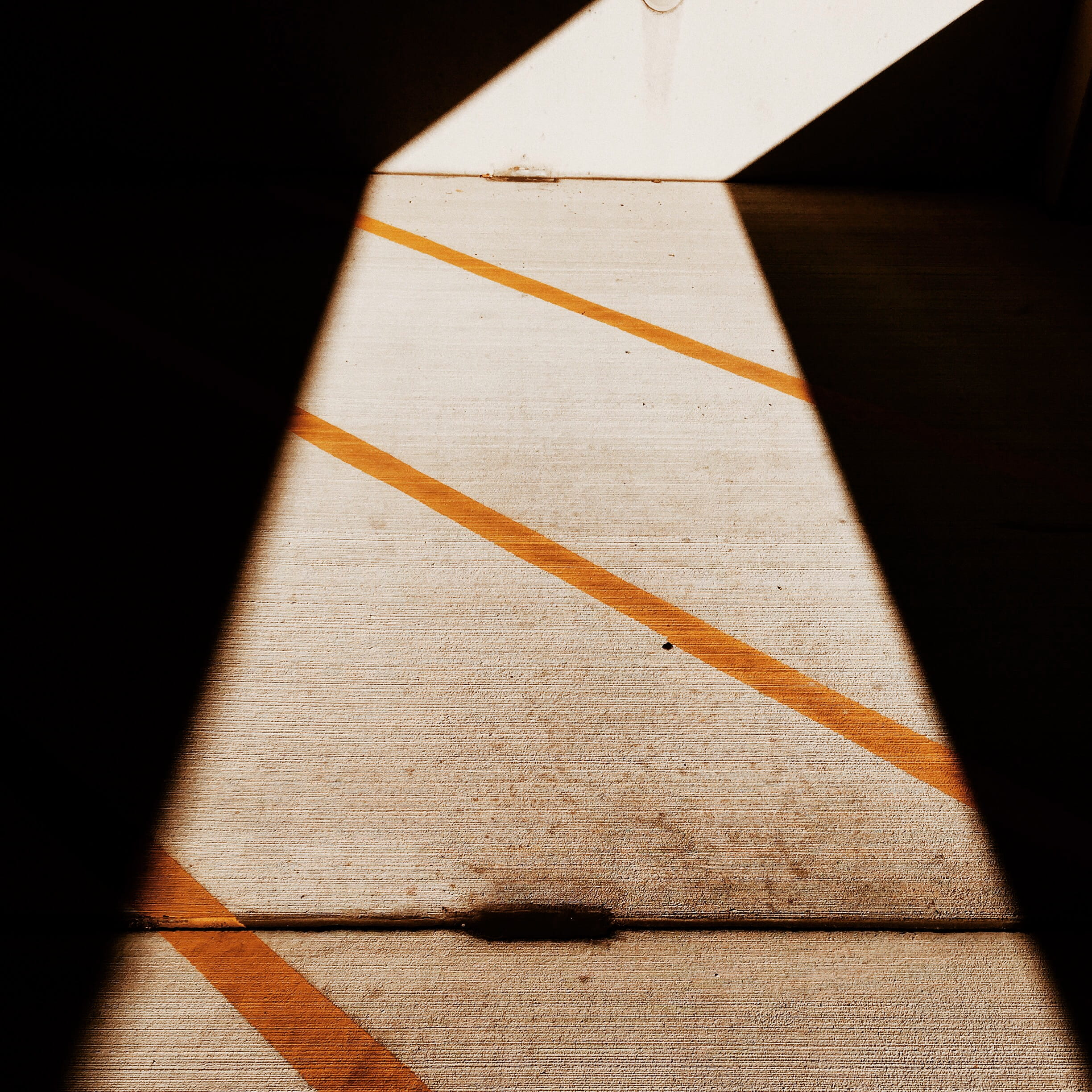 sunny, focus on shadow, shadow, architecture, pattern, wood - material, brown, contrast, garage, united states, no people, wood, parking, fort myers, nature, Phone HD Wallpaper