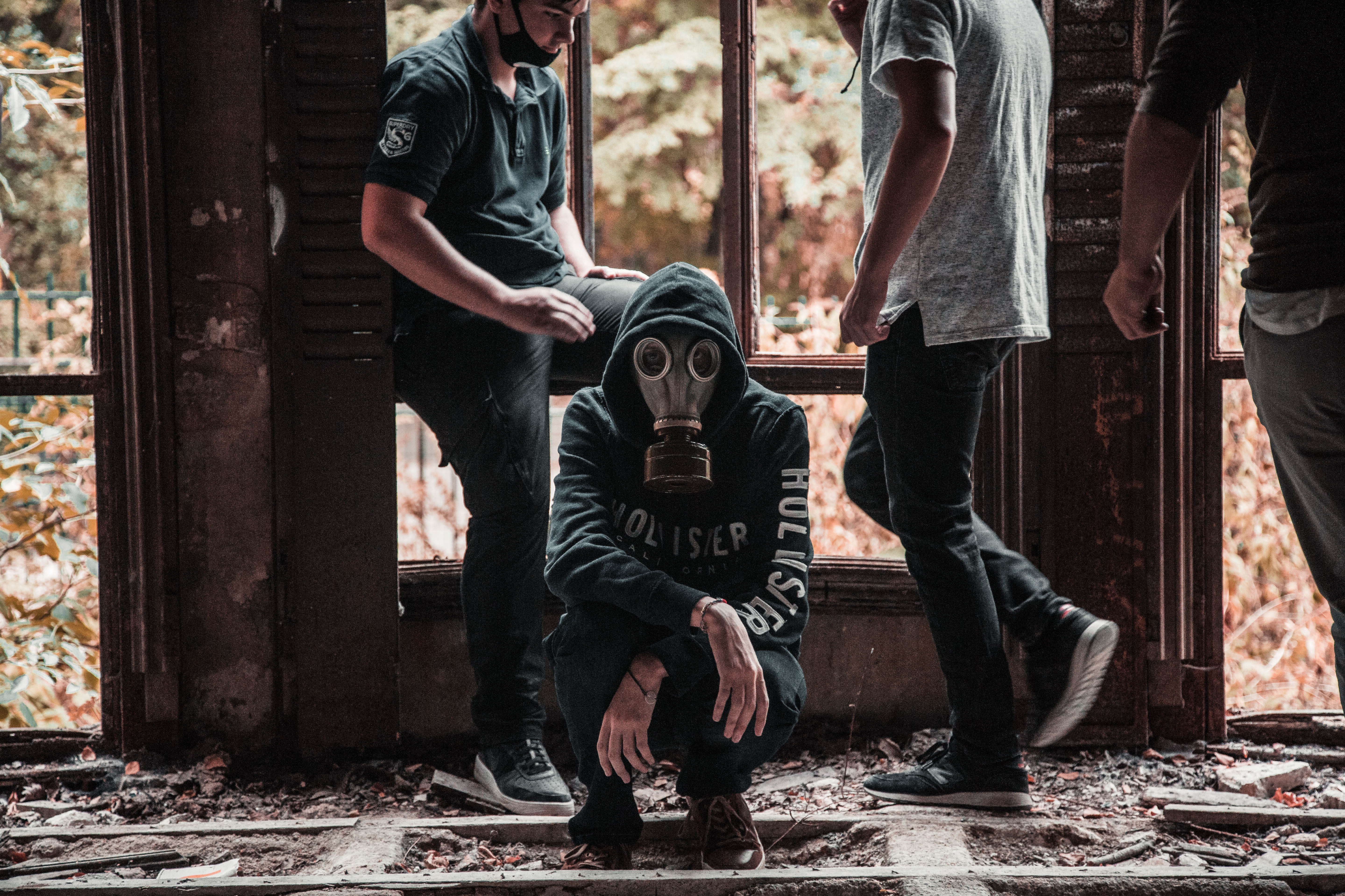 disguise, fear, urban, adult, people, caucasian Ethnicity, urban Scene, outdoors, graffiti, men, rebel, nightmare, mask, vandal, real People, friendship, HD Wallpaper