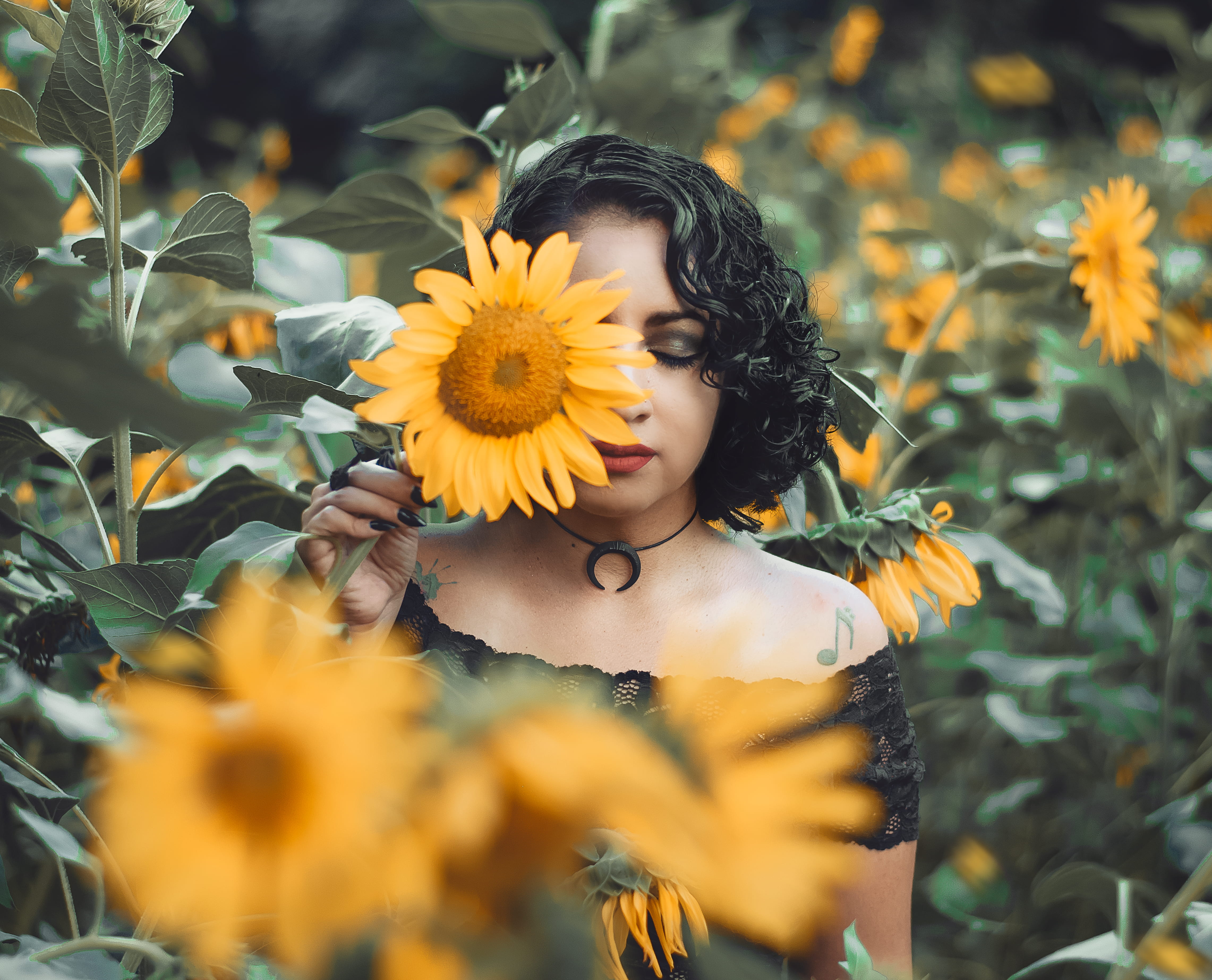 flower head, blossom, nature, outdoors, daylight, pose, beautiful woman, pretty, young, plant, model, environment, leaf, blooming, petals, close-up, sunflower field, HD Wallpaper