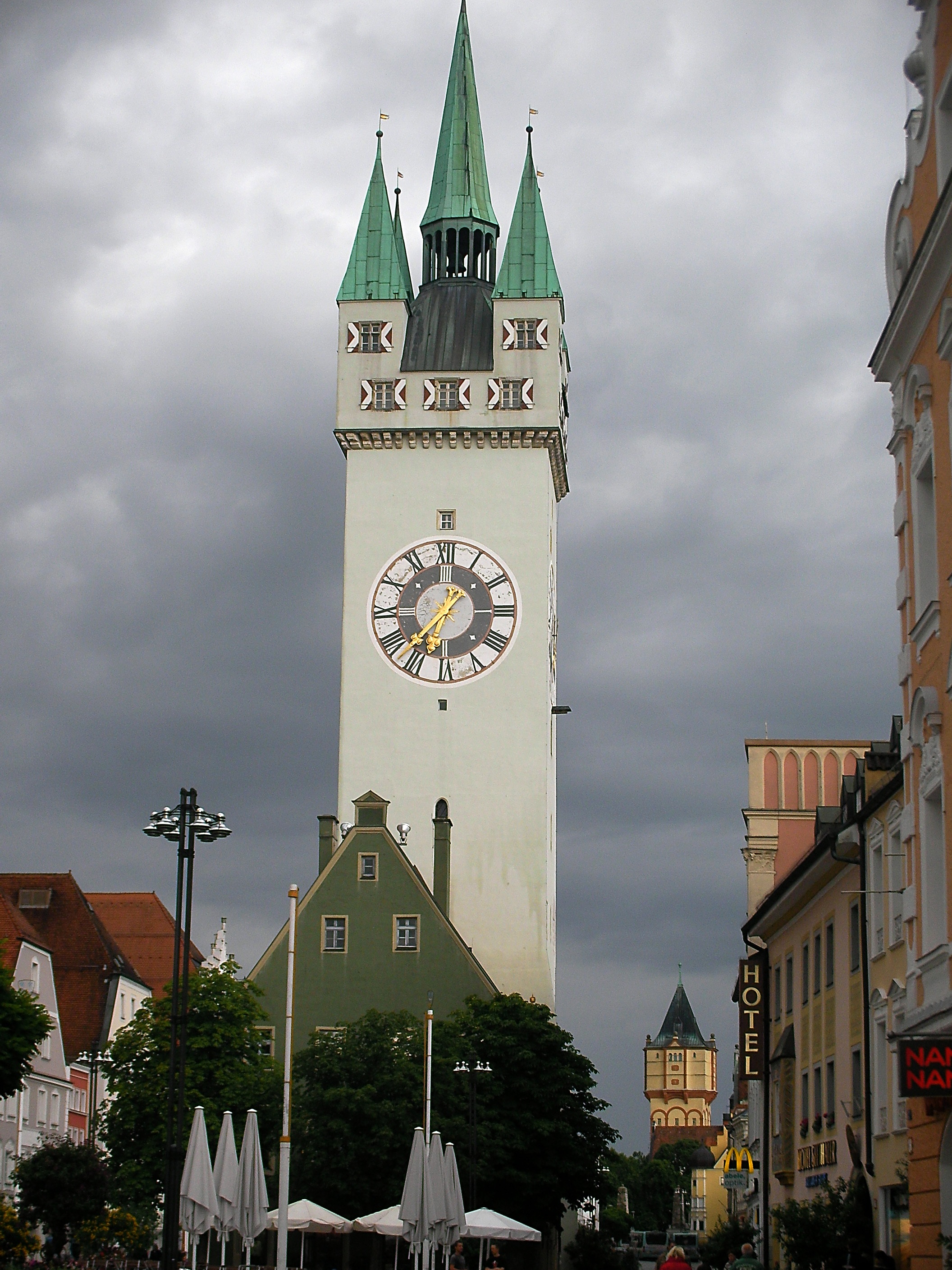 building, chimes, straubing, belief, no people, city, place of worship, cloud - sky, germany, building exterior, tower, bell tower, clock tower, 2K, clouds, Phone HD Wallpaper