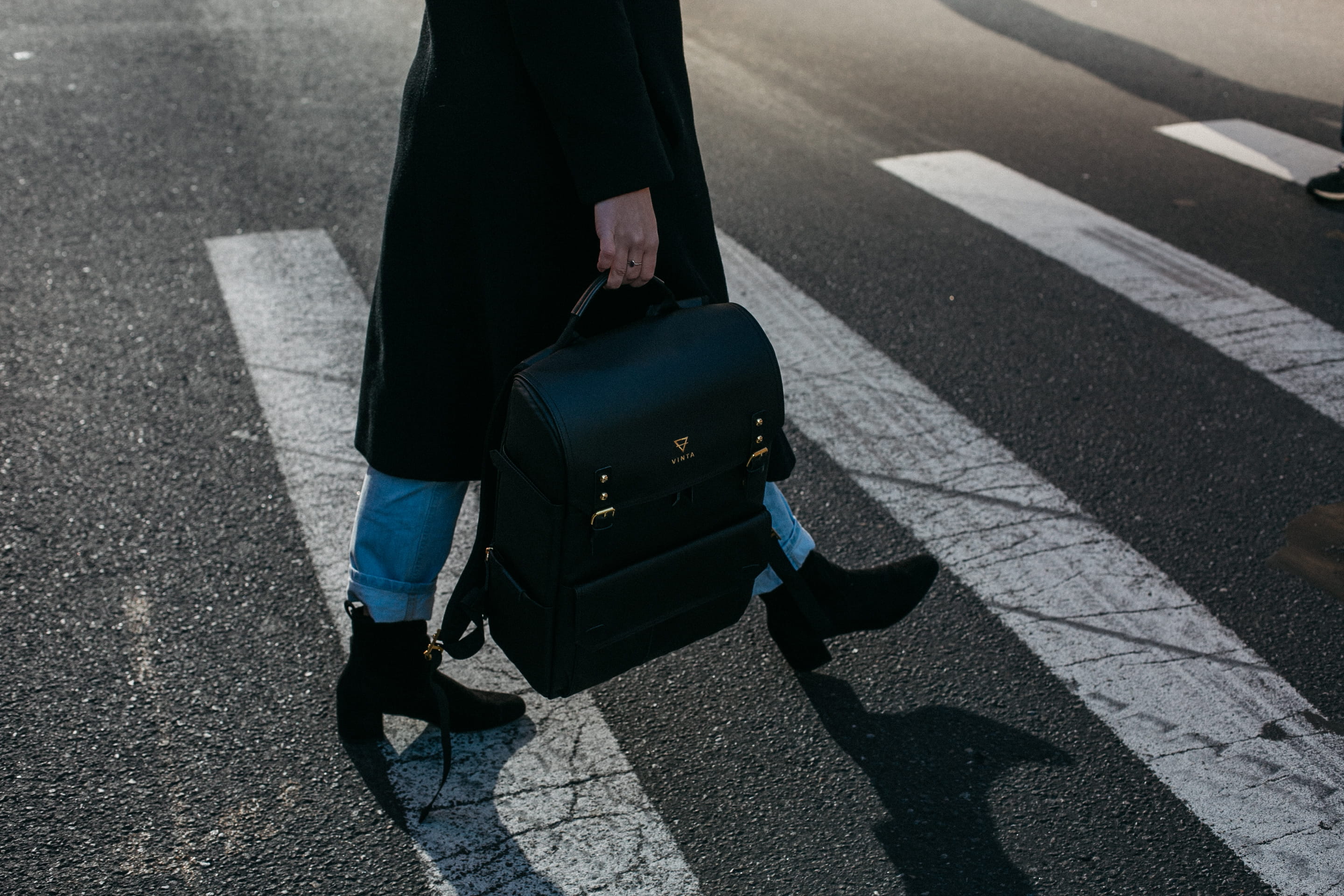 wear, outdoors, walk, crosswalk, city, transportation, day, 2K, crossing, backpack, bag, adult, vinta bag, road, suitcase, pedestrian, road marking, woman, HD Wallpaper