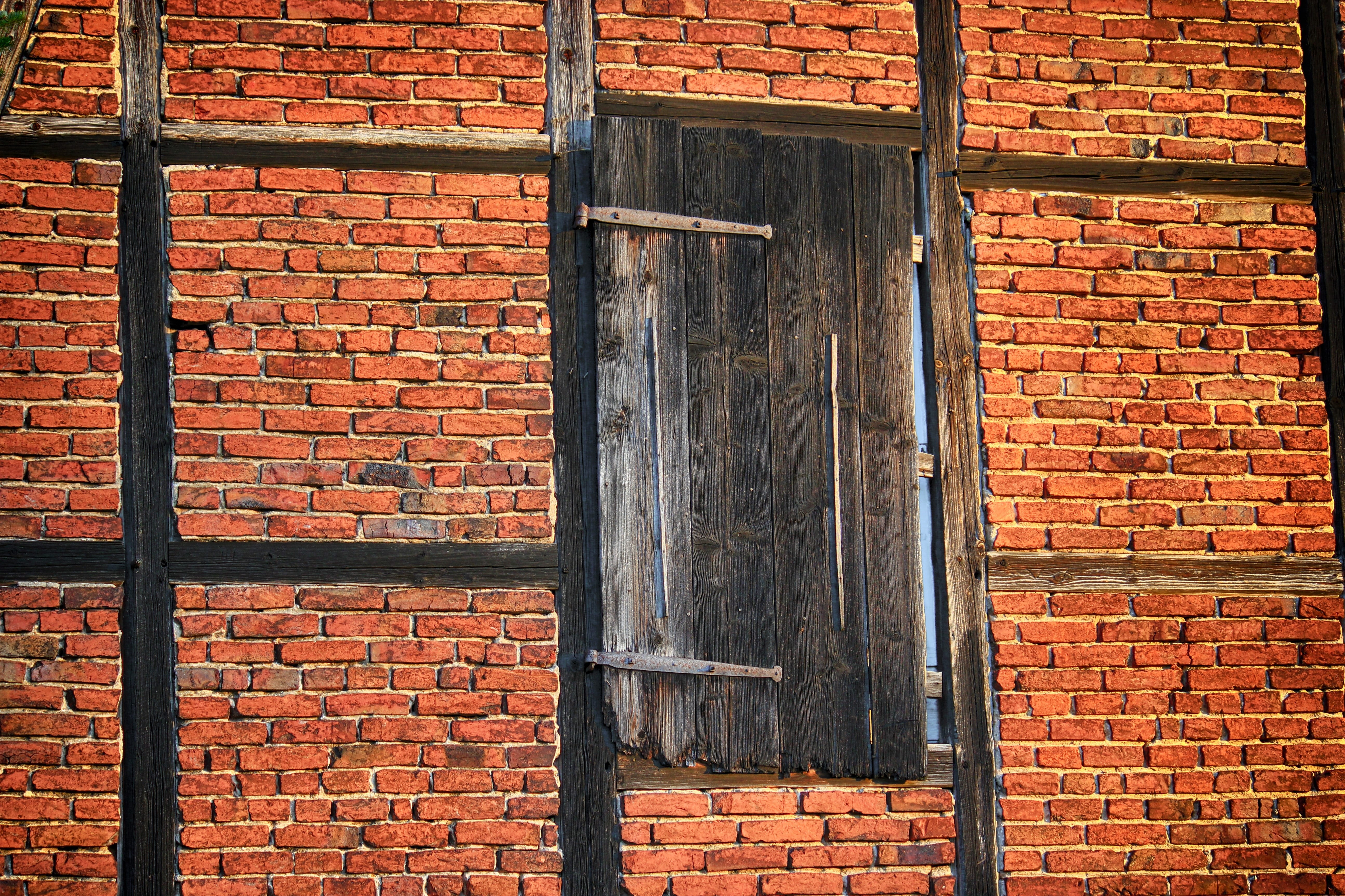 closed, old building, barn, masonry, wall, historic home, wood - material, old town, wall - building feature, truss, built structure, house facade, agriculture, HD Wallpaper