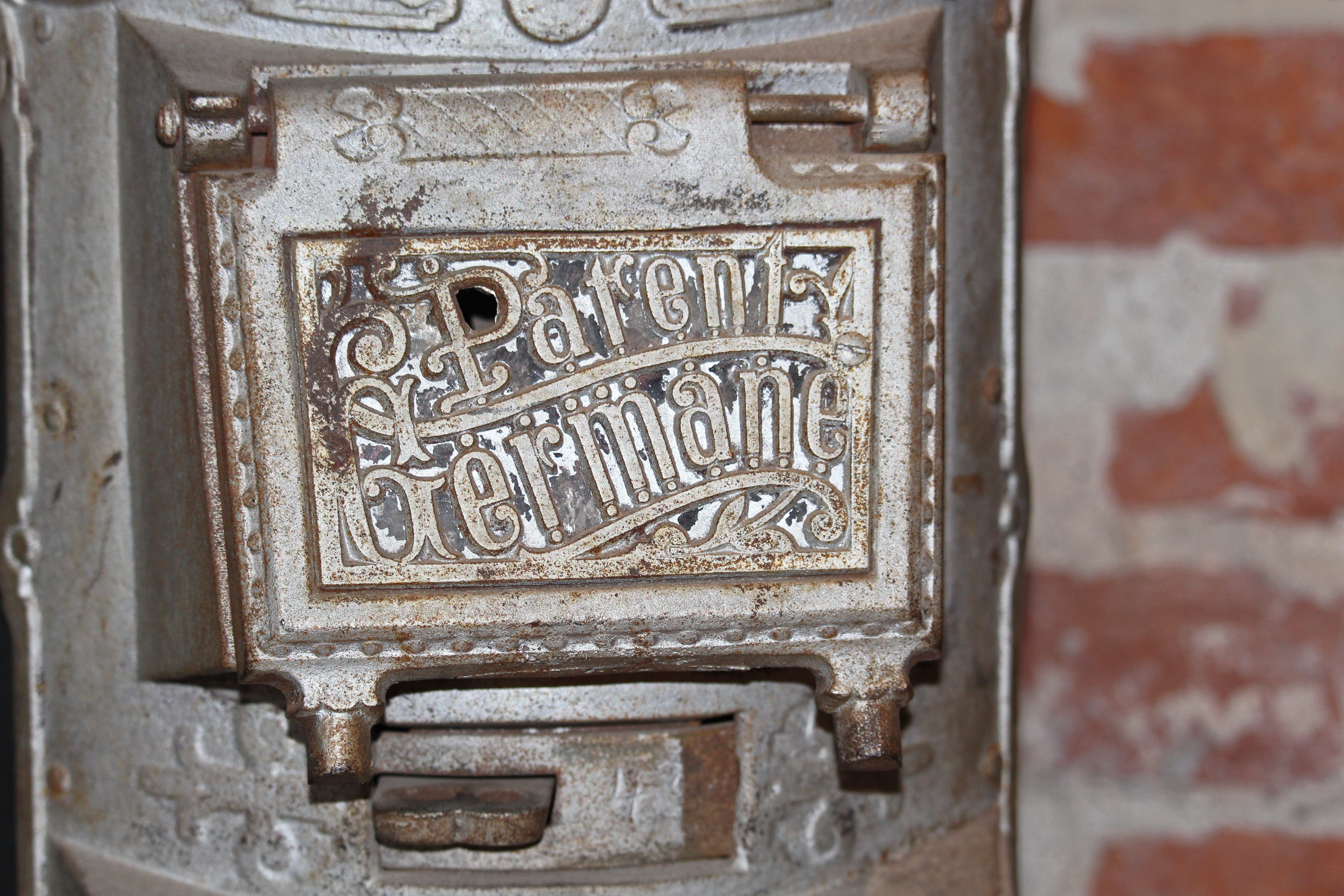 nostalgia, museum piece, ornaments, past, old, old door, close-up, wall - building feature, old house, mailbox, metal, brick wall, craft, door, formerly, HD Wallpaper