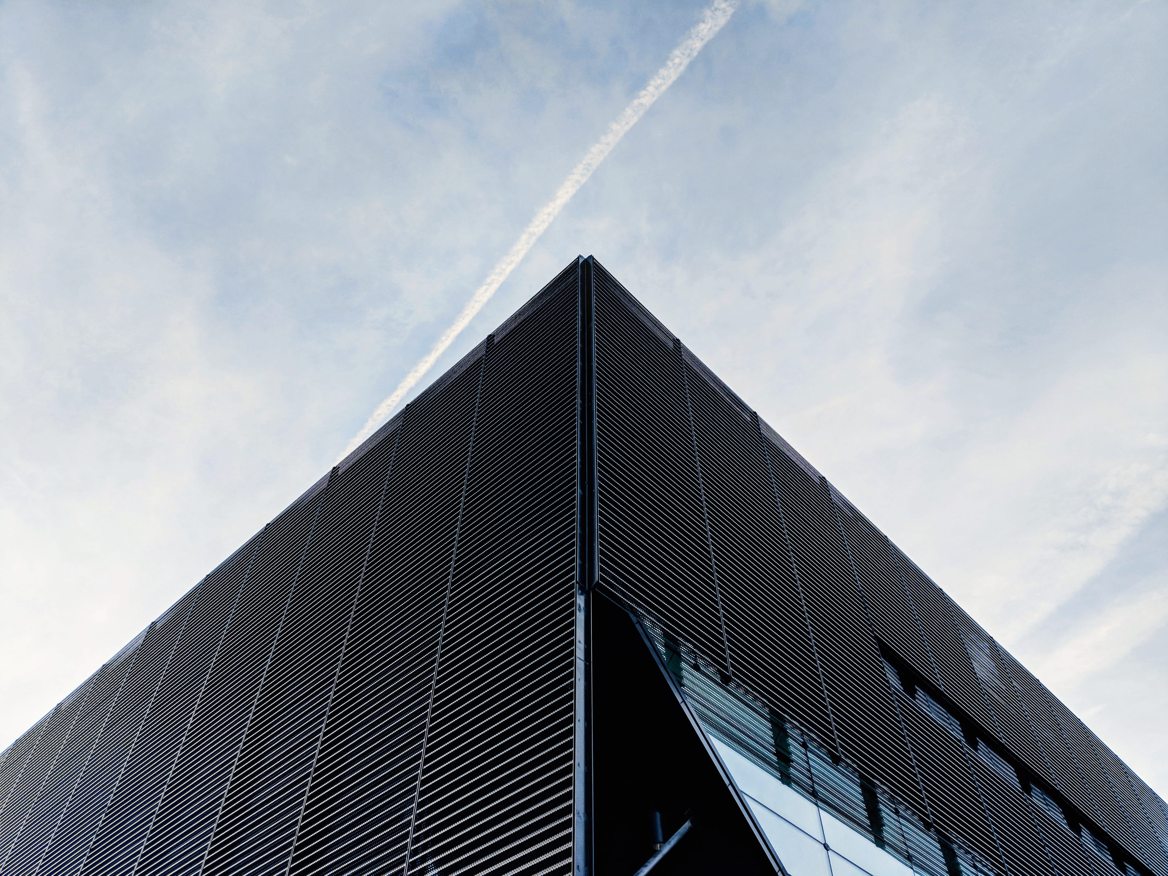 building, tower, design, photo, sky, winter, modern, photography, stark, mimimal, google, day, architecture, tall - high, canada, vapor trail, metal, no people, HD Wallpaper