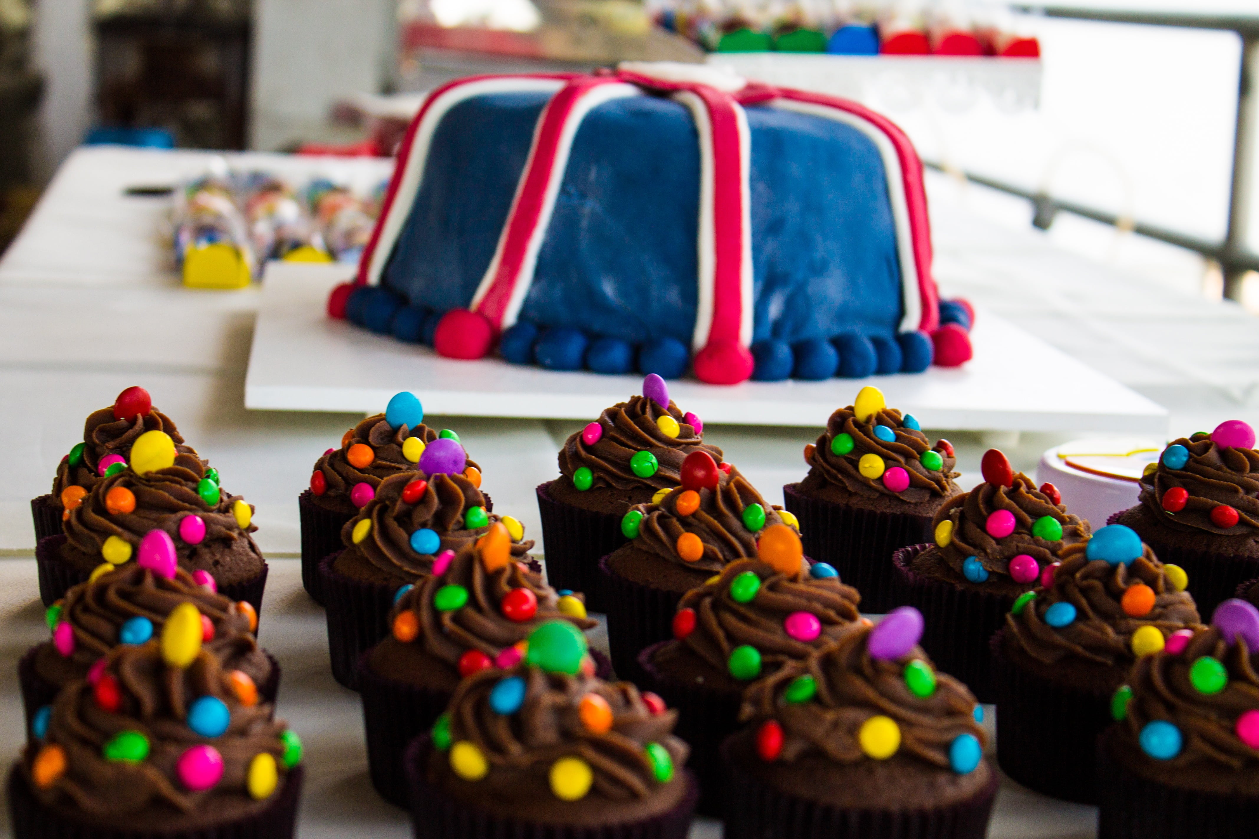 cake, order, indoors, no people, food and drink, temptation, sweet, arrangement, birthday, for sale, abundance, close-up, sweet food, selective focus, party, HD Wallpaper