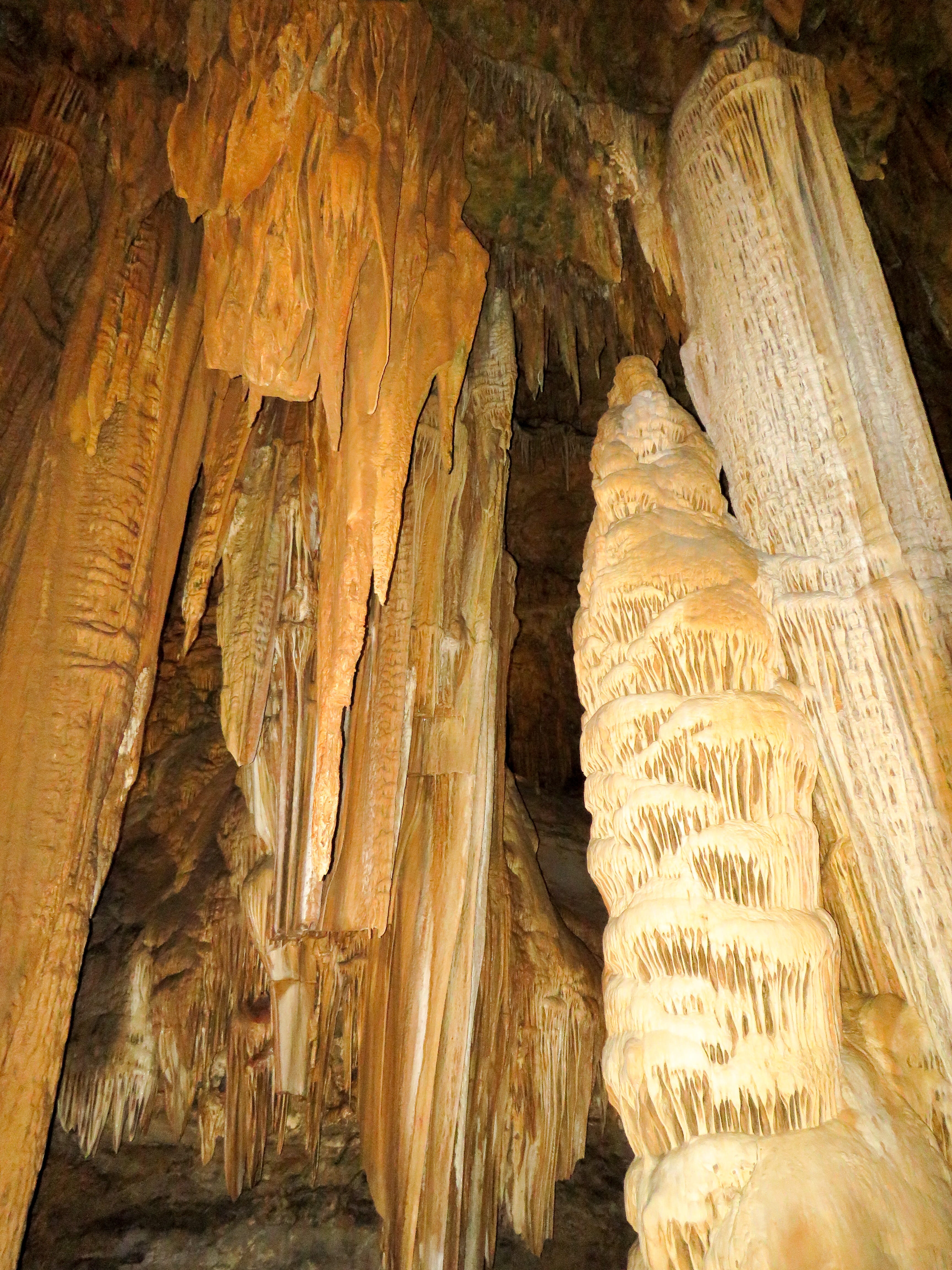 rock - object, Cave, Geology, craft, low angle view, travel destinations, stalactite, rock, rock formation, solid, 4K, pattern, indoors, history, Natural, Phone HD Wallpaper