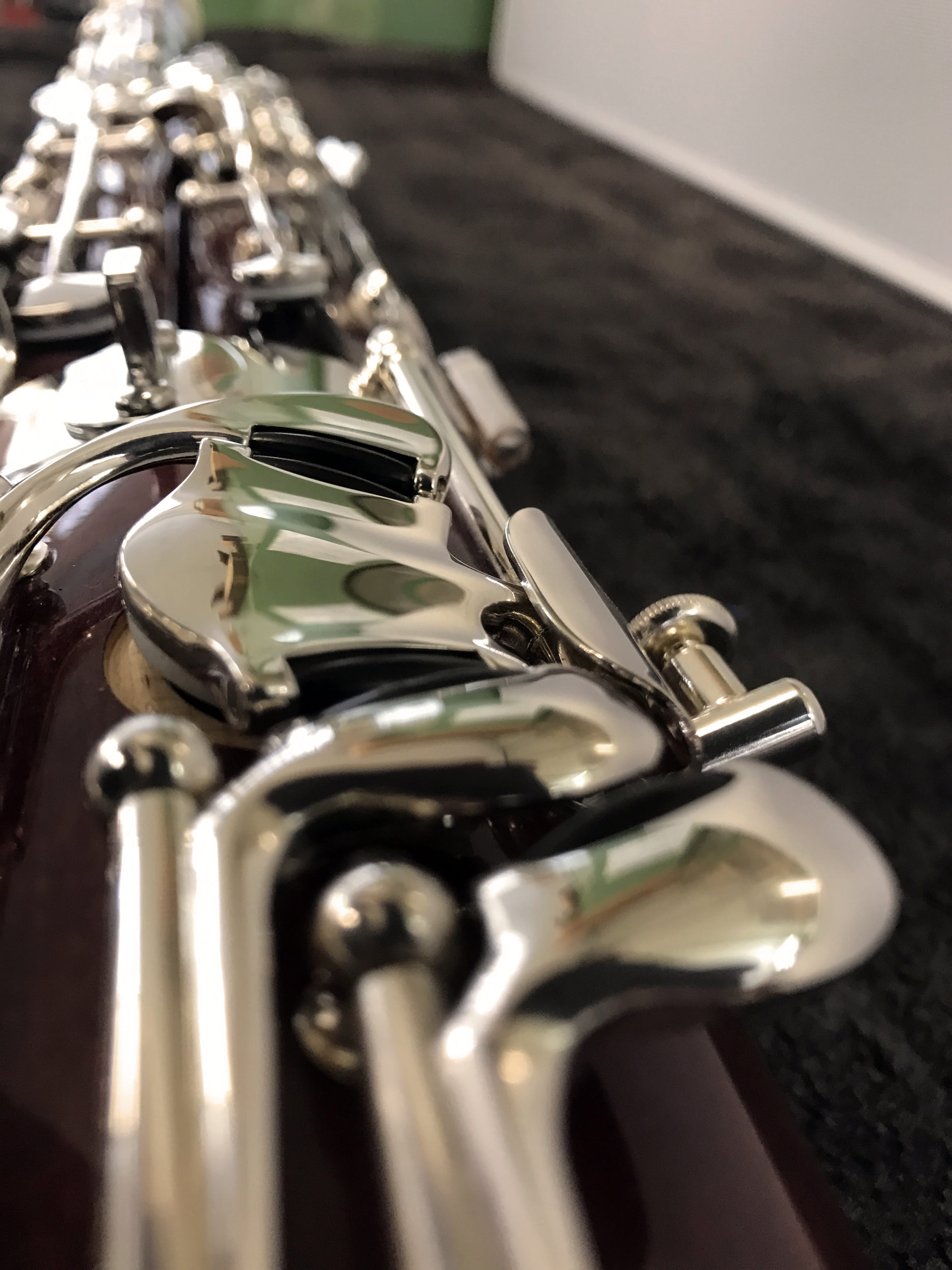 woodwind, faucet, music, no people, shiny, brass band, wood, metal, bassoon, day, still life, chrome, bathroom, musical instrument, silver colored, instrument, Phone HD Wallpaper