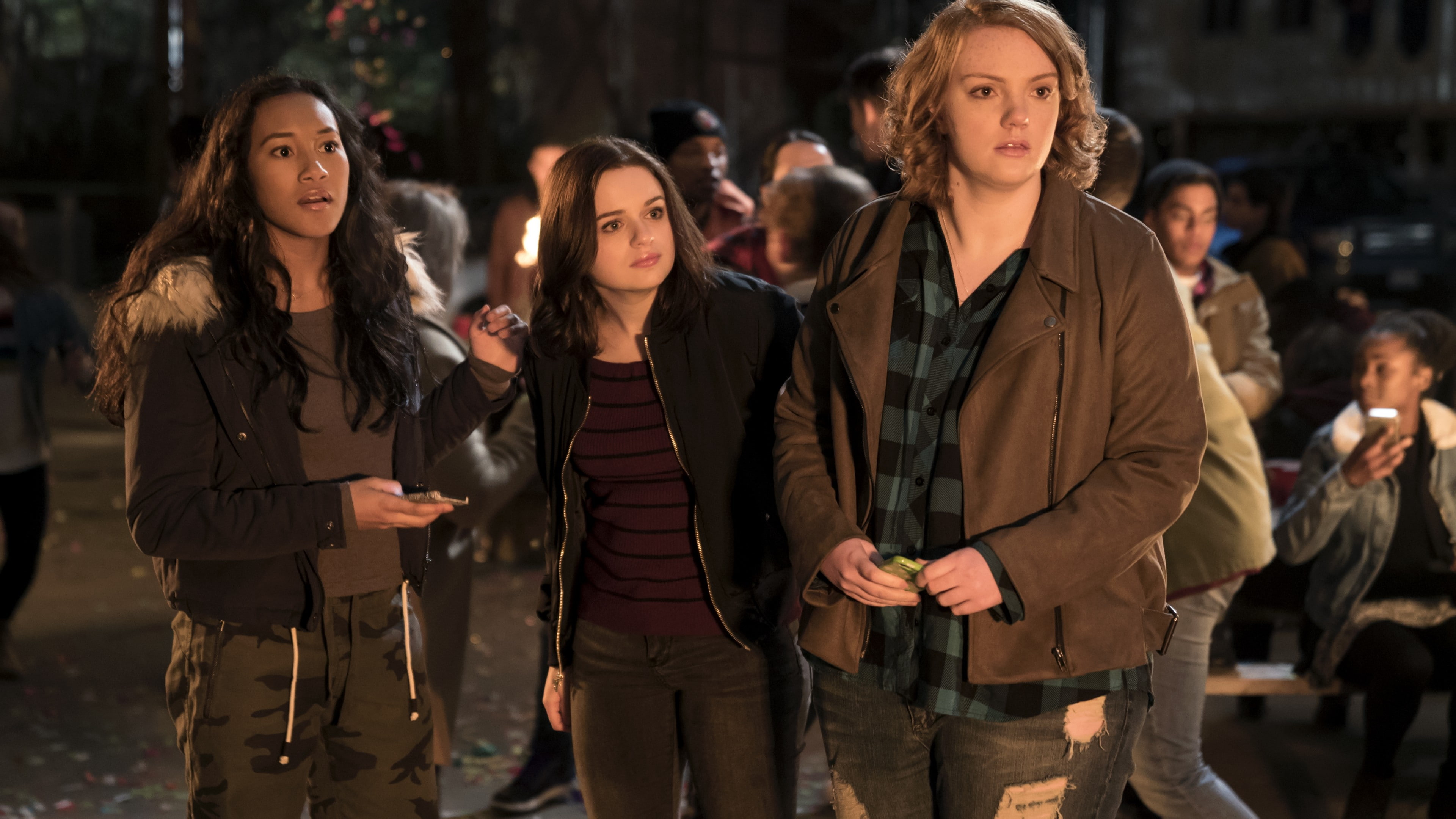 5k, Shannon Purser, three, people, Sydney Park, Joey King, girls, standing, near, night, Wish Uponl, 4K, HD Wallpaper