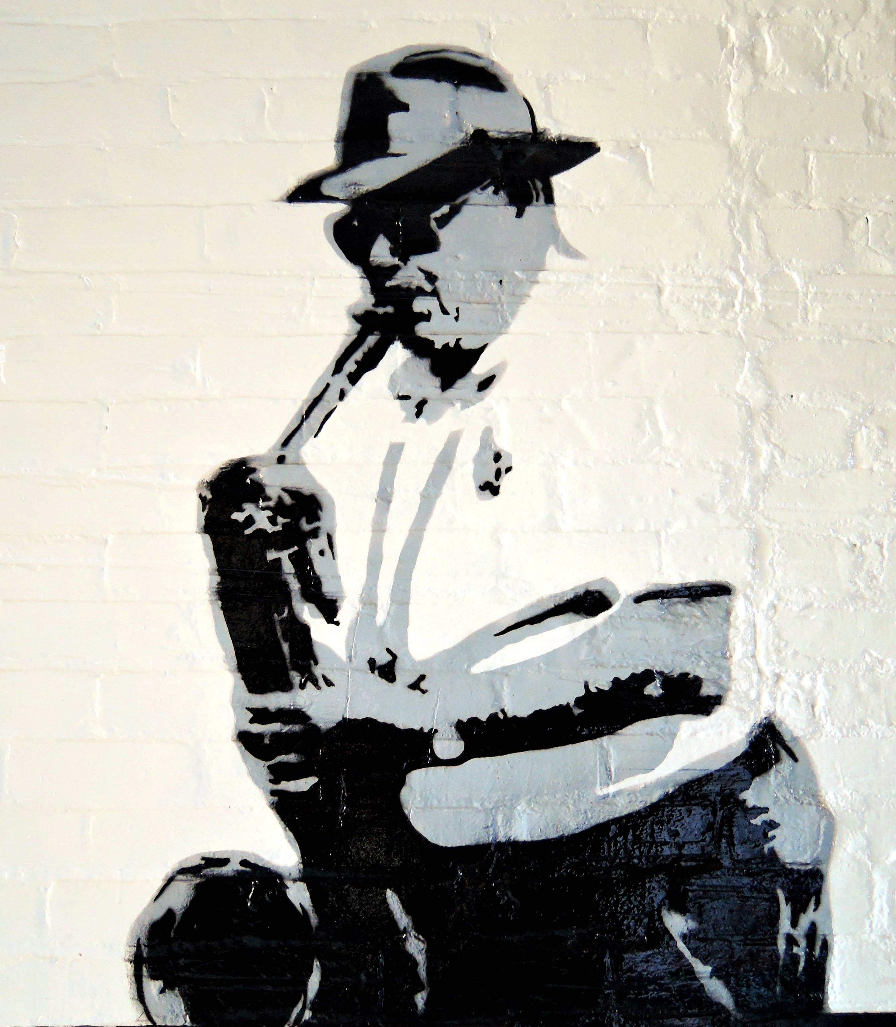 focus on shadow, male likeness, 2K, art and craft, built structure, creativity, creative, representation, human representation, sax player, wall, paint, Phone HD Wallpaper