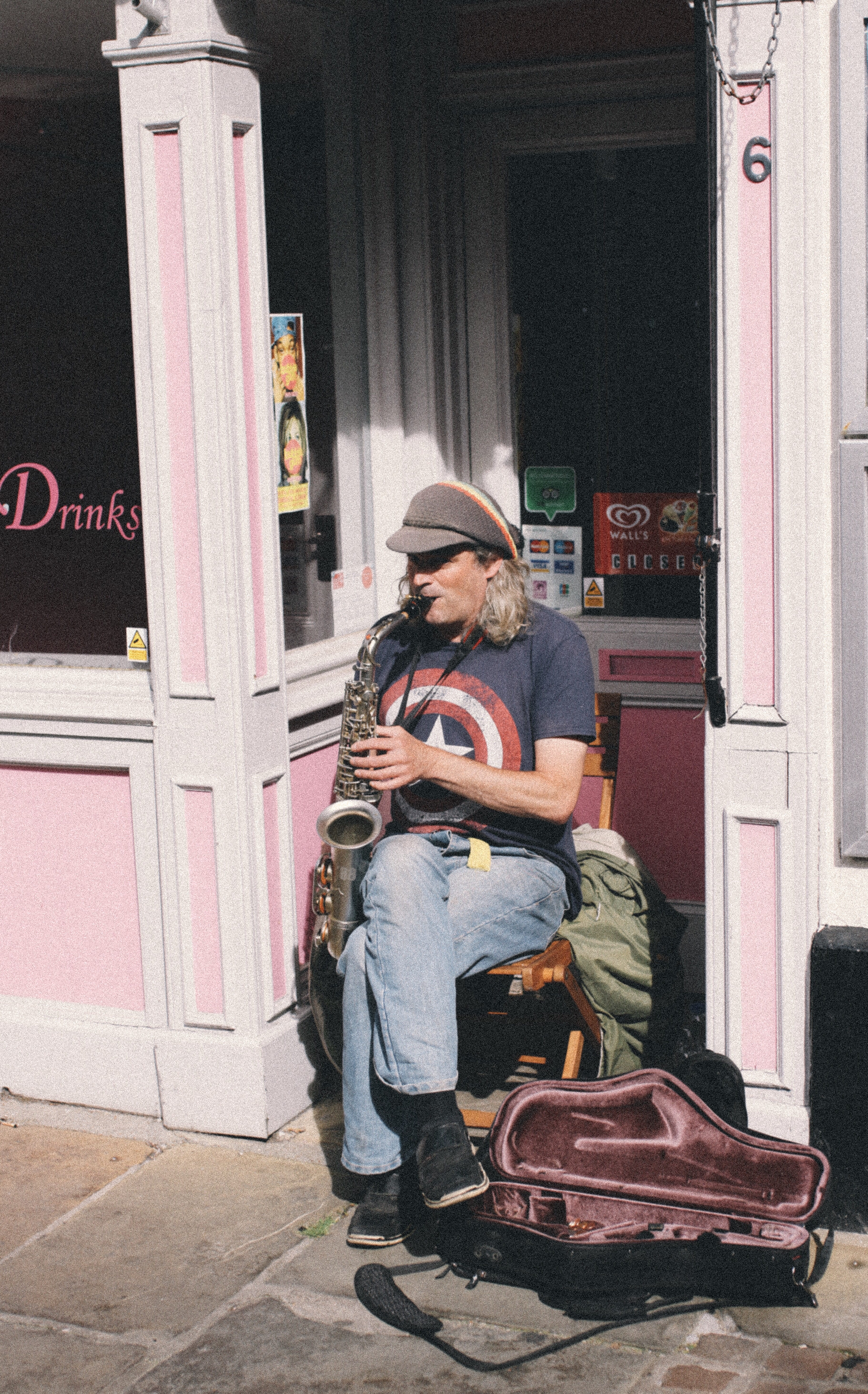 young adult, outdoors, full length, sax, canterbury, men, united kingdom, communication, casual clothing, one person, street, door, clothing, lifestyles, Phone HD Wallpaper