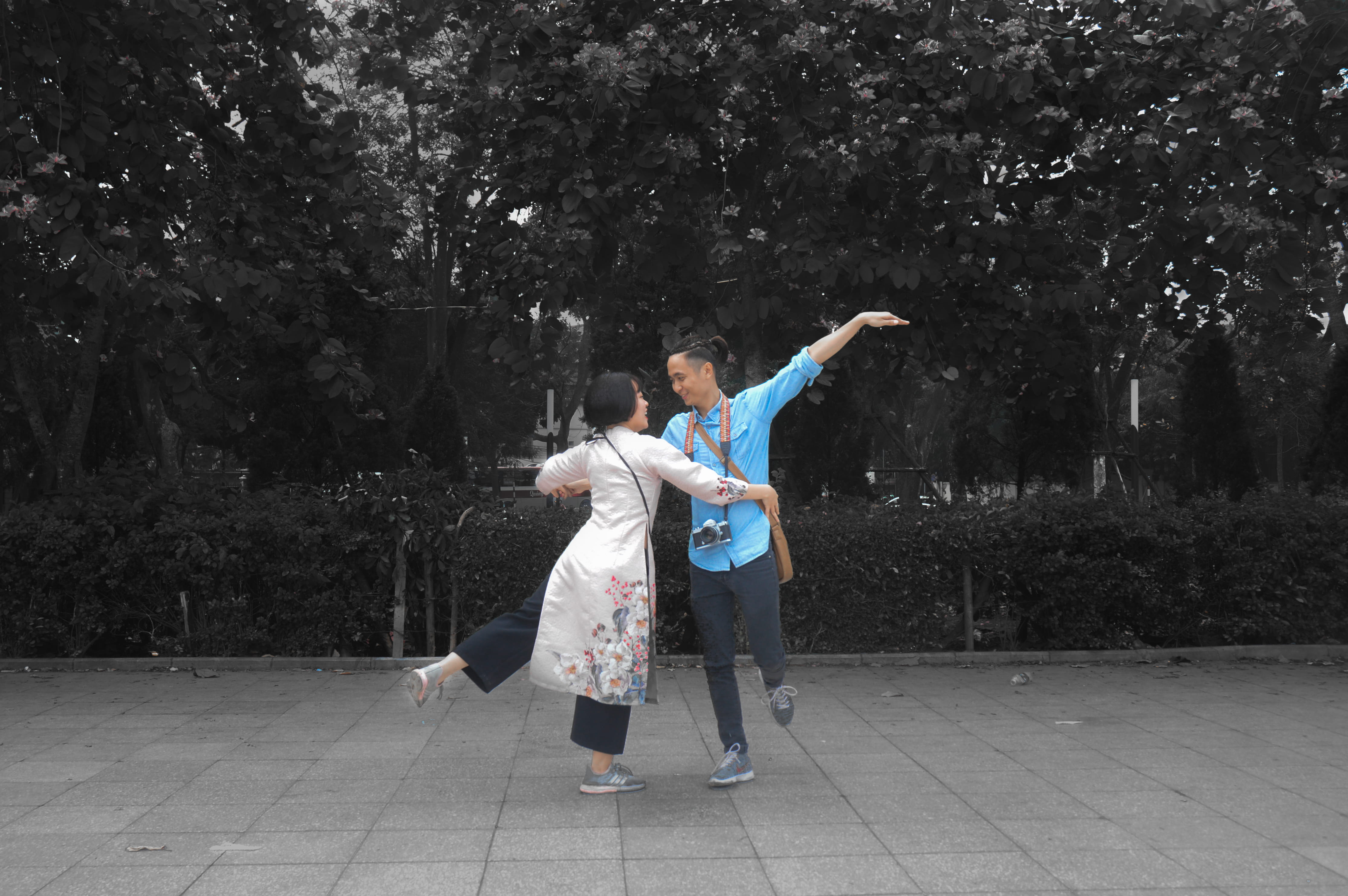 enjoyment, lalaland, hanoi, limb, people, dancing, motion, human arm, women, outdoors, arms raised, emotion, casual clothing, men, adult, plant, happiness, HD Wallpaper
