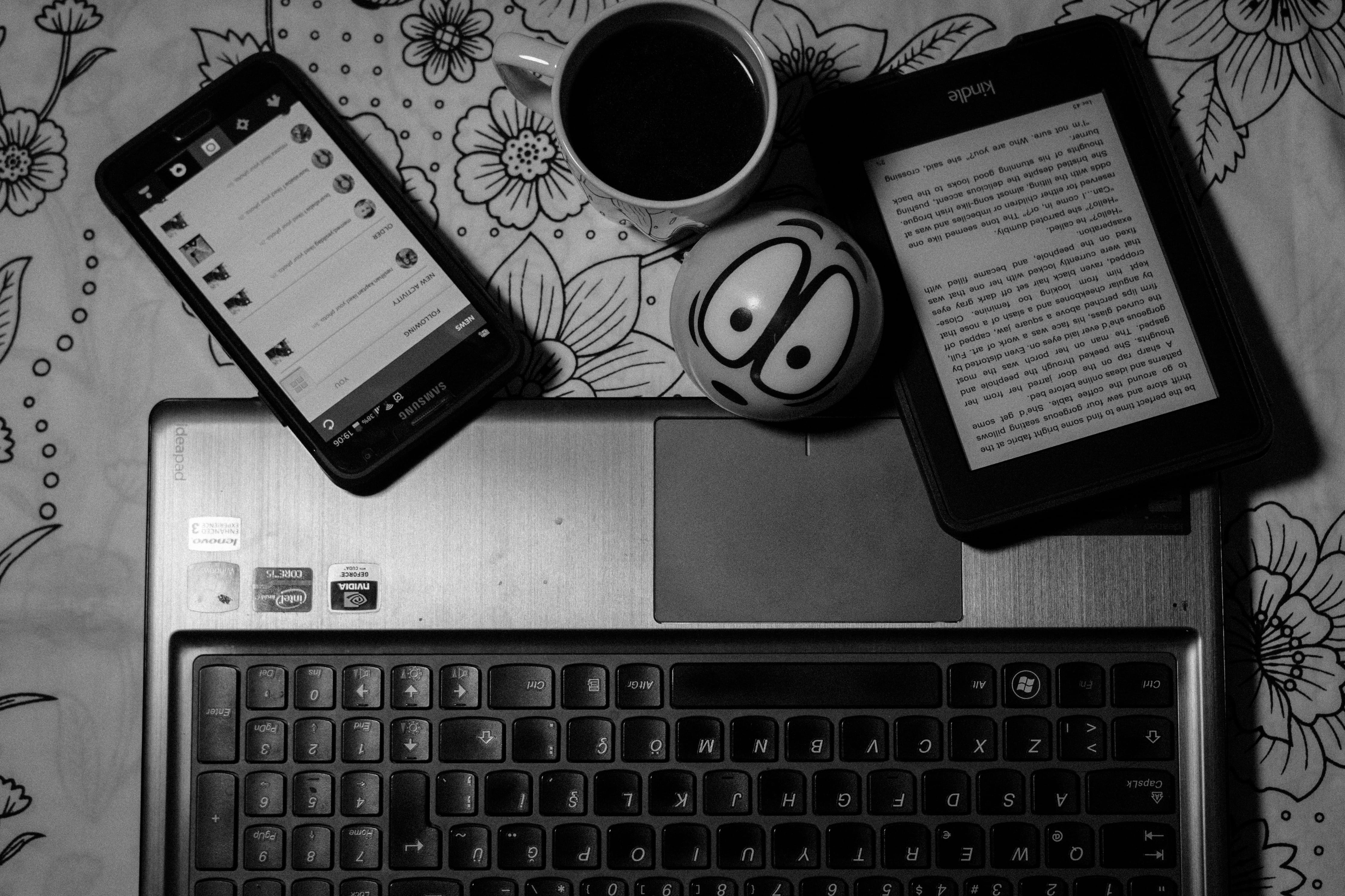 coffee, paper, keyboard, table, drink, still life, directly above, smartphone, pen, wireless technology, calculator, indoors, phone, technology, laptop, HD Wallpaper