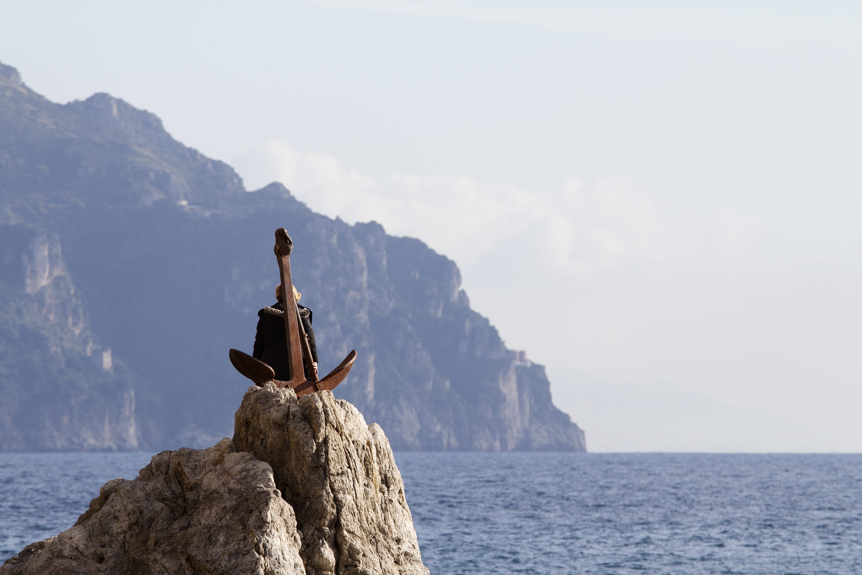 horizon, yet, 2K, water, rock - object, day, adult, Campania, Sea, man, full length, lifestyles, looking at view, rocks, nature, adults only, surrounded, HD Wallpaper