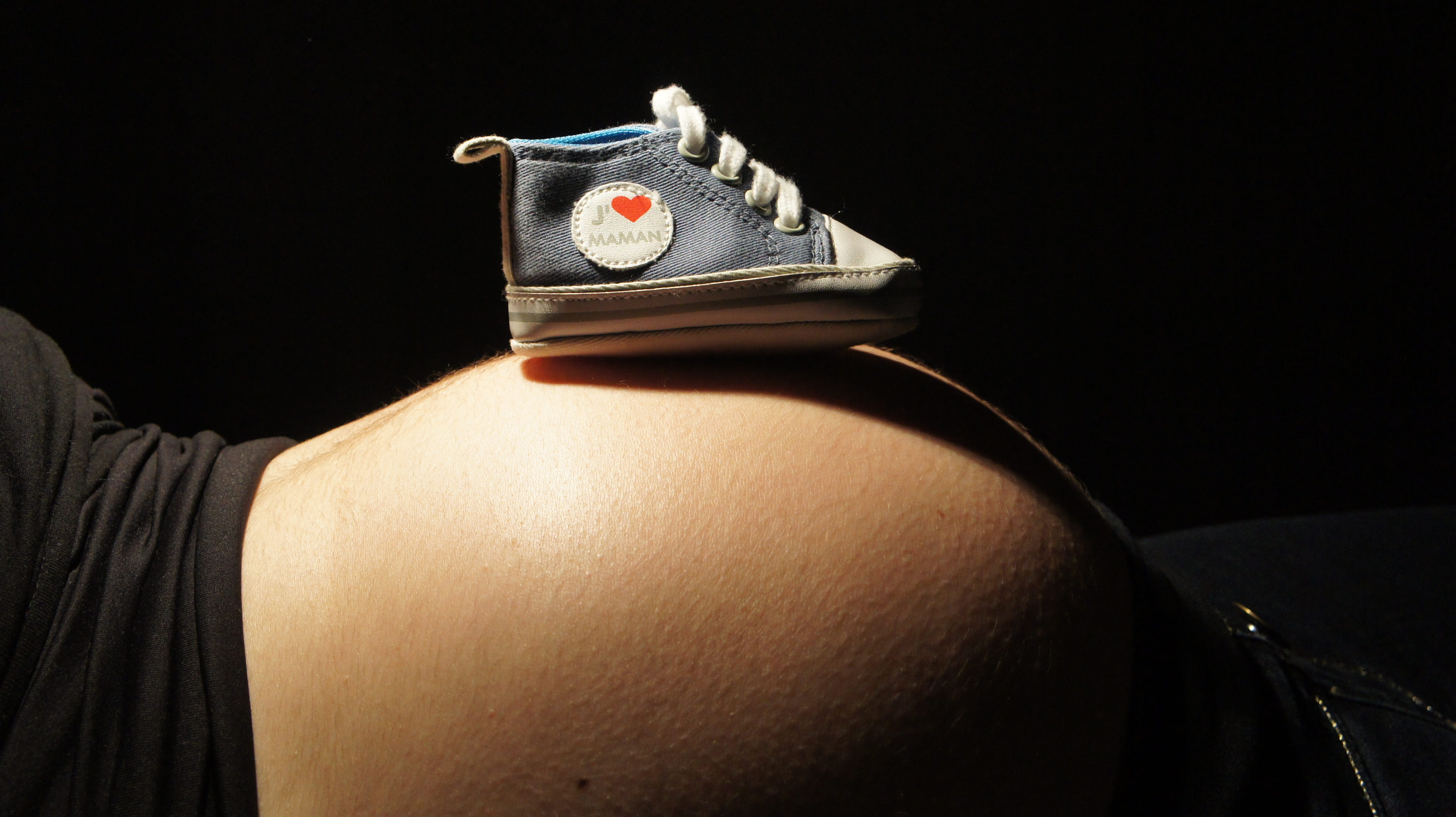 crib, top, indoors, Speaker, midsection, pregnant, security, Mom, anticipation, human body part, blue, high, studio shot, s, day, body part, Belly, communication, HD Wallpaper